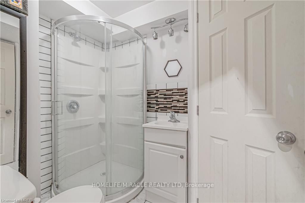 82 Trowbridge Street