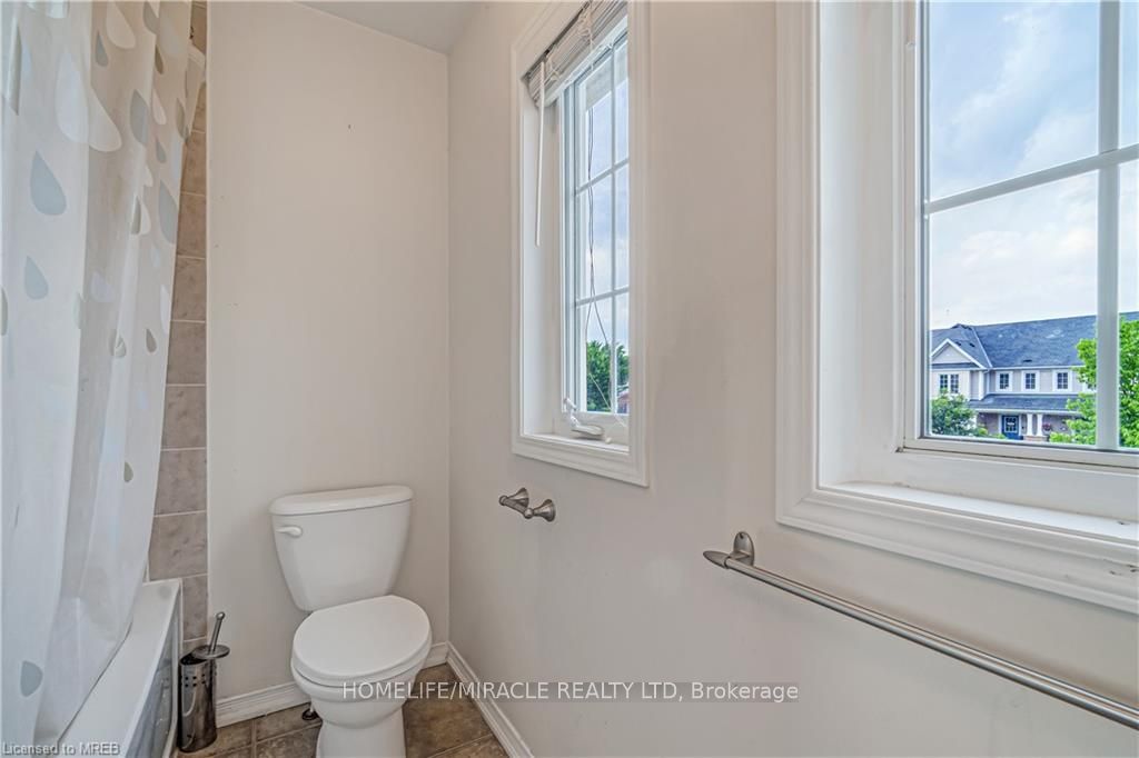 82 Trowbridge Street