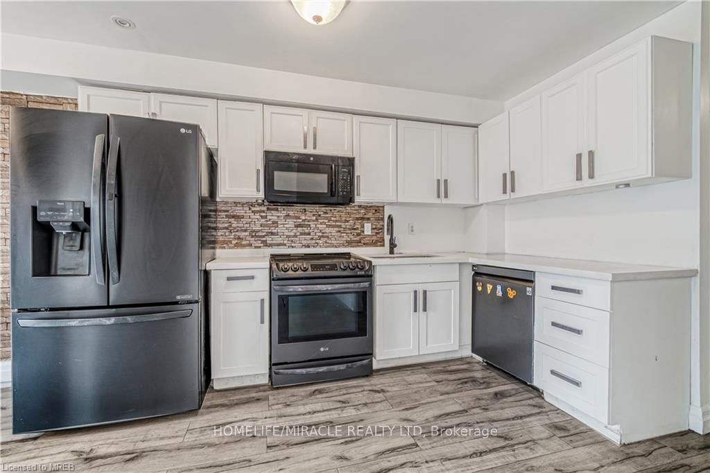 82 Trowbridge Street