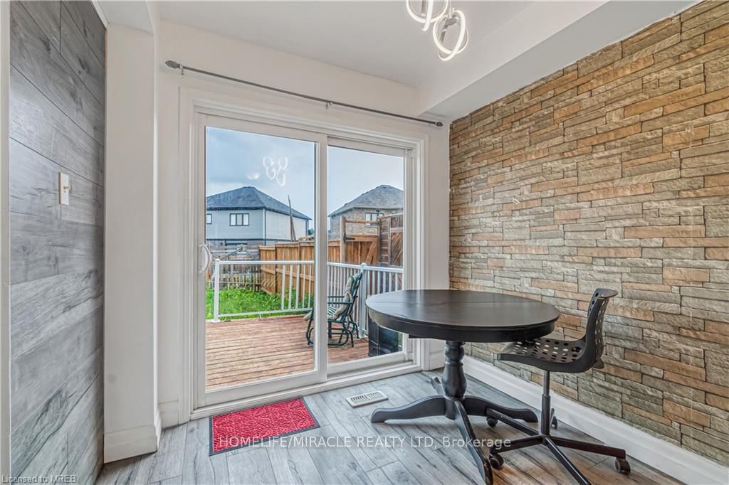 82 Trowbridge Street