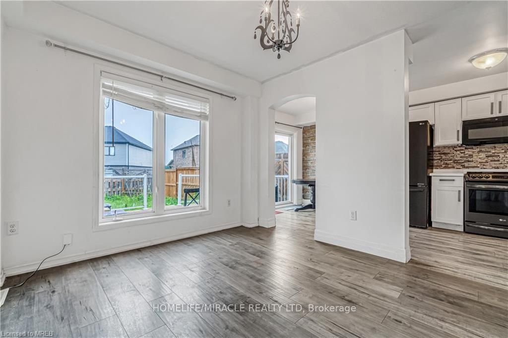 82 Trowbridge Street