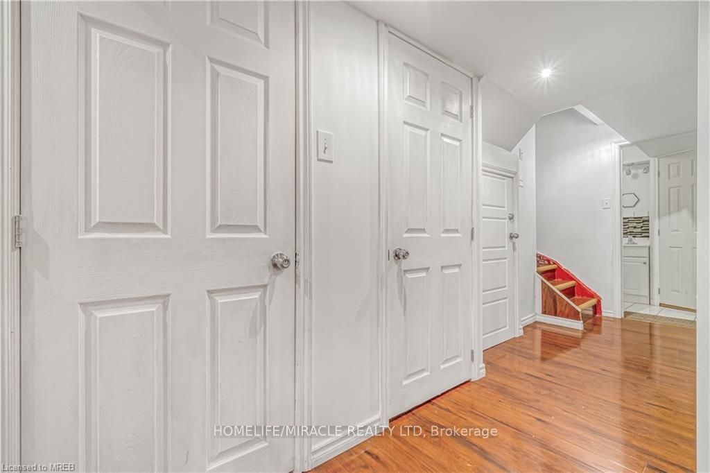 82 Trowbridge Street