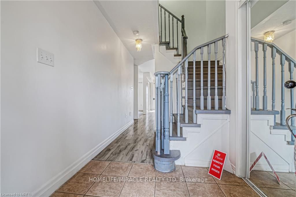 82 Trowbridge Street