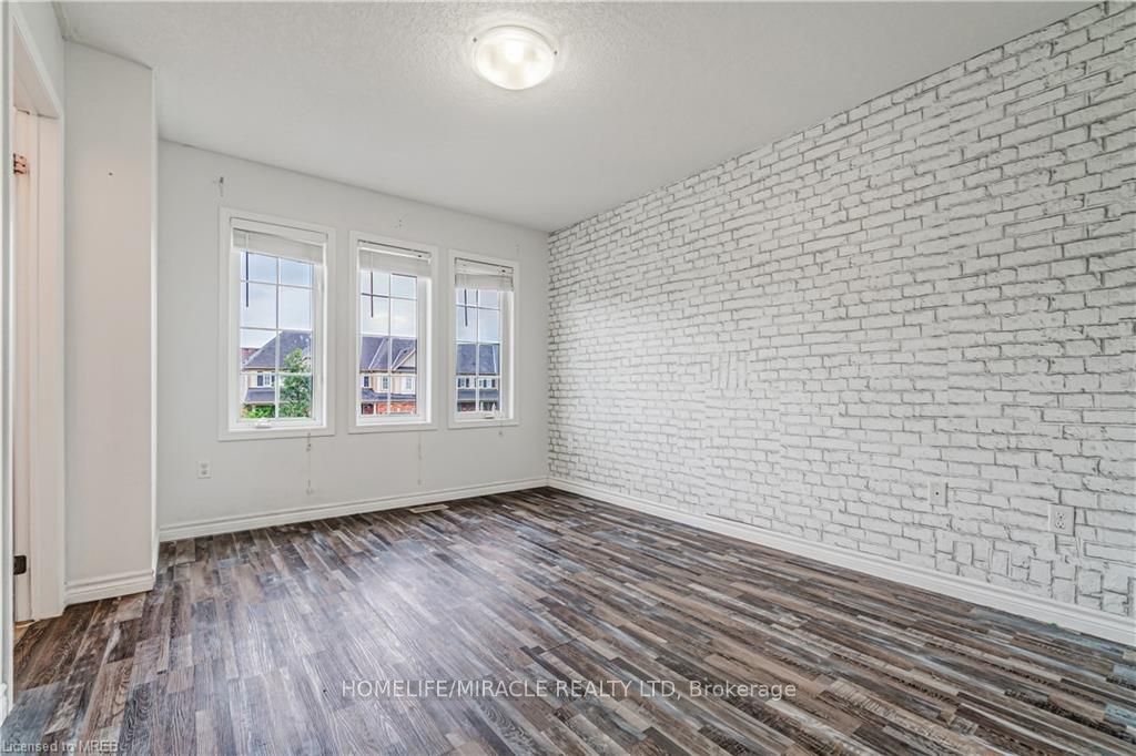 82 Trowbridge Street