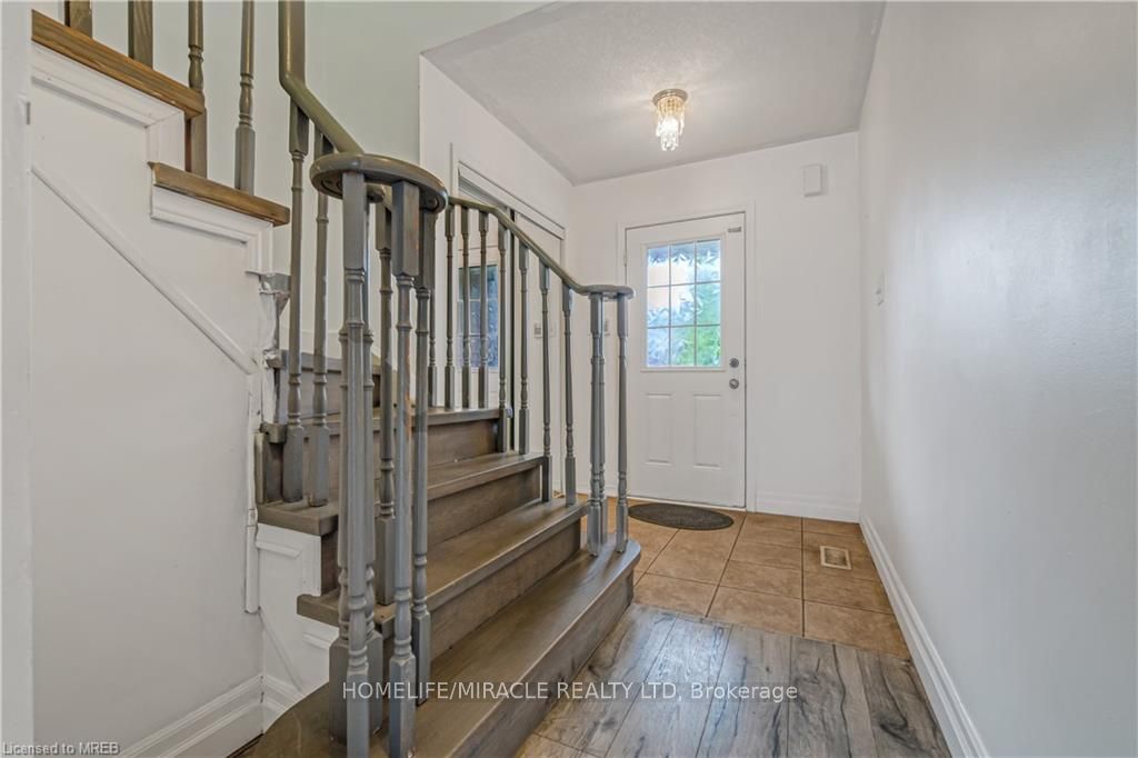 82 Trowbridge Street