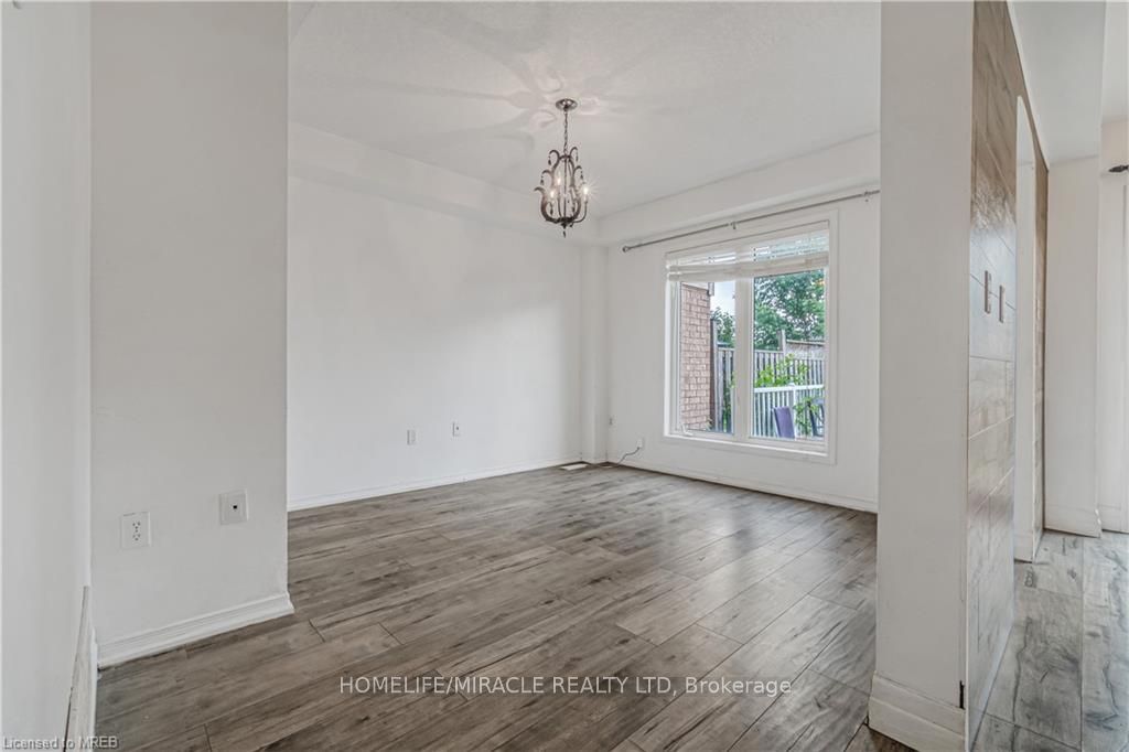 82 Trowbridge Street