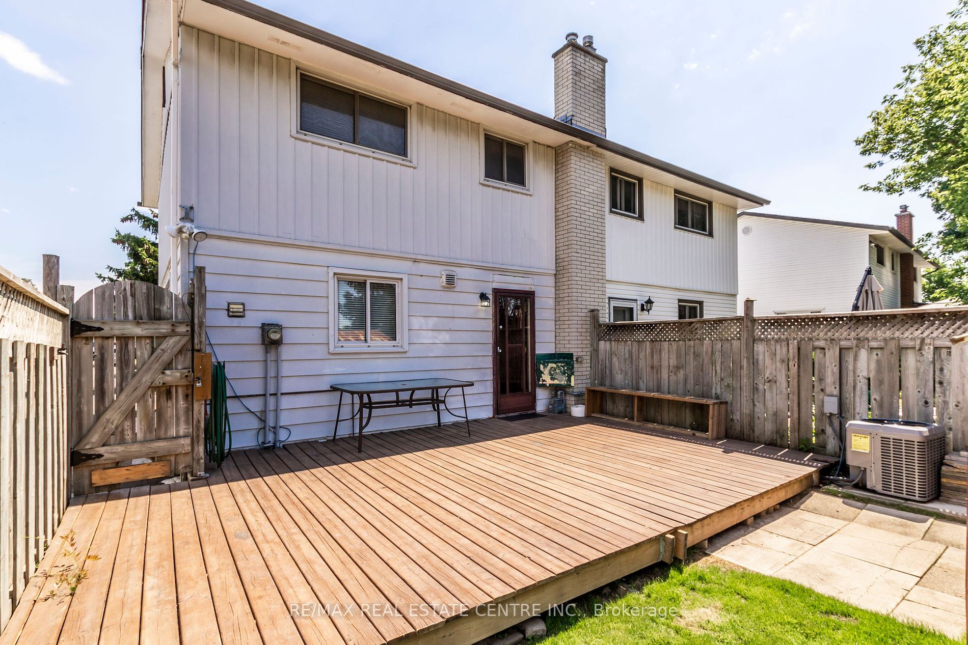 65 Balfour Crescent
