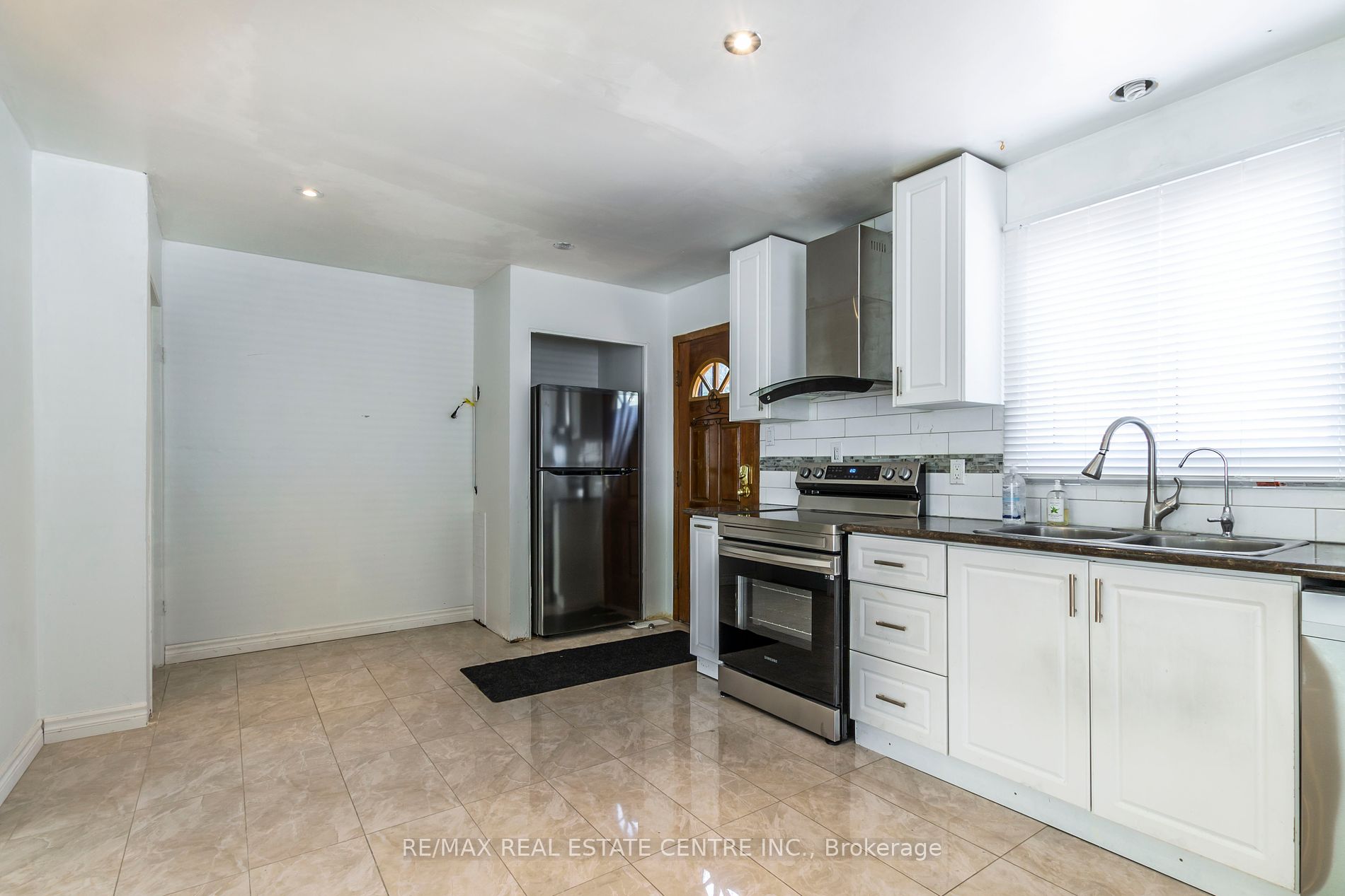 65 Balfour Crescent