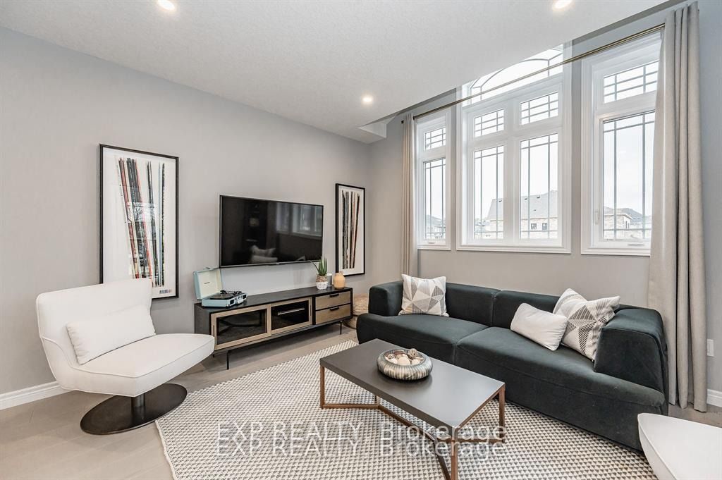 300 Grange Rd E