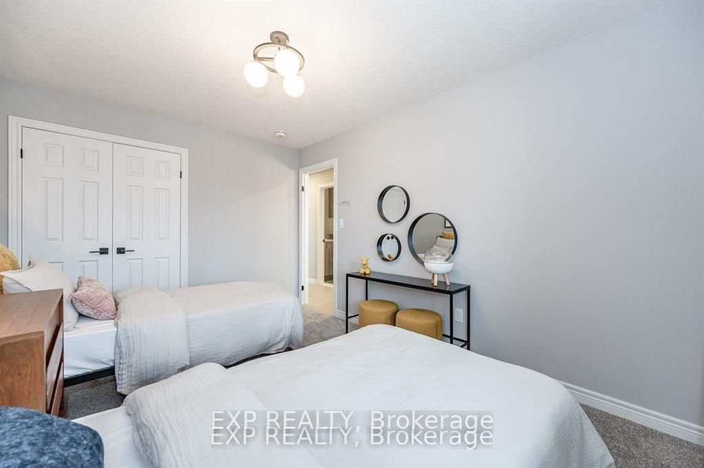 300 Grange Rd E