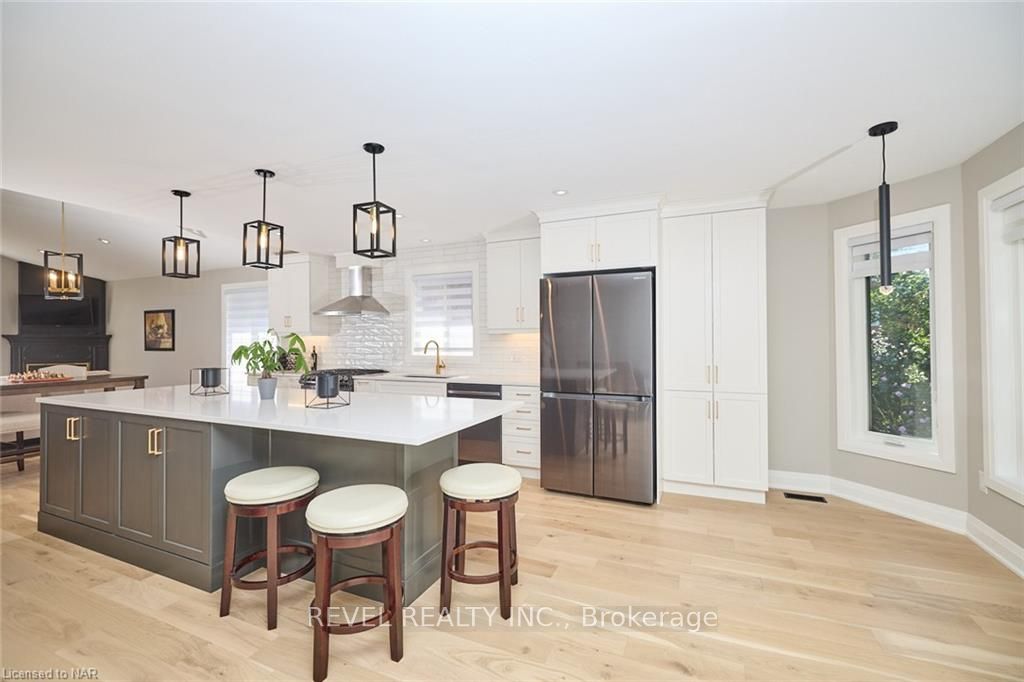 26 Oakridge Boulevard