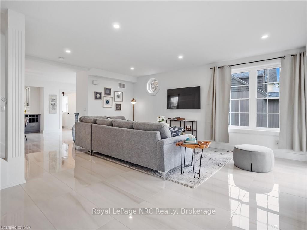 616 Lakeshore Road