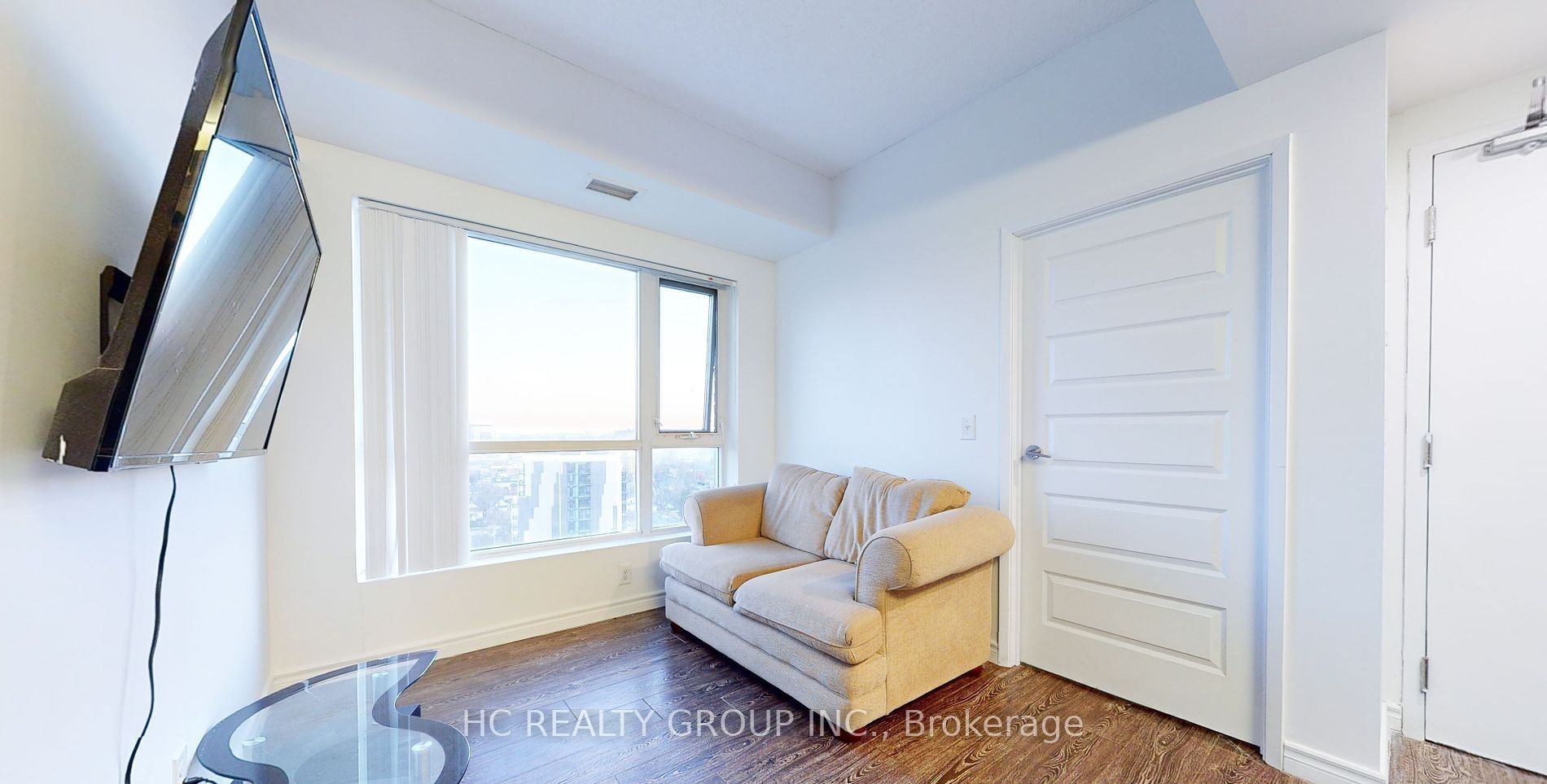 158 King Street N, #901
