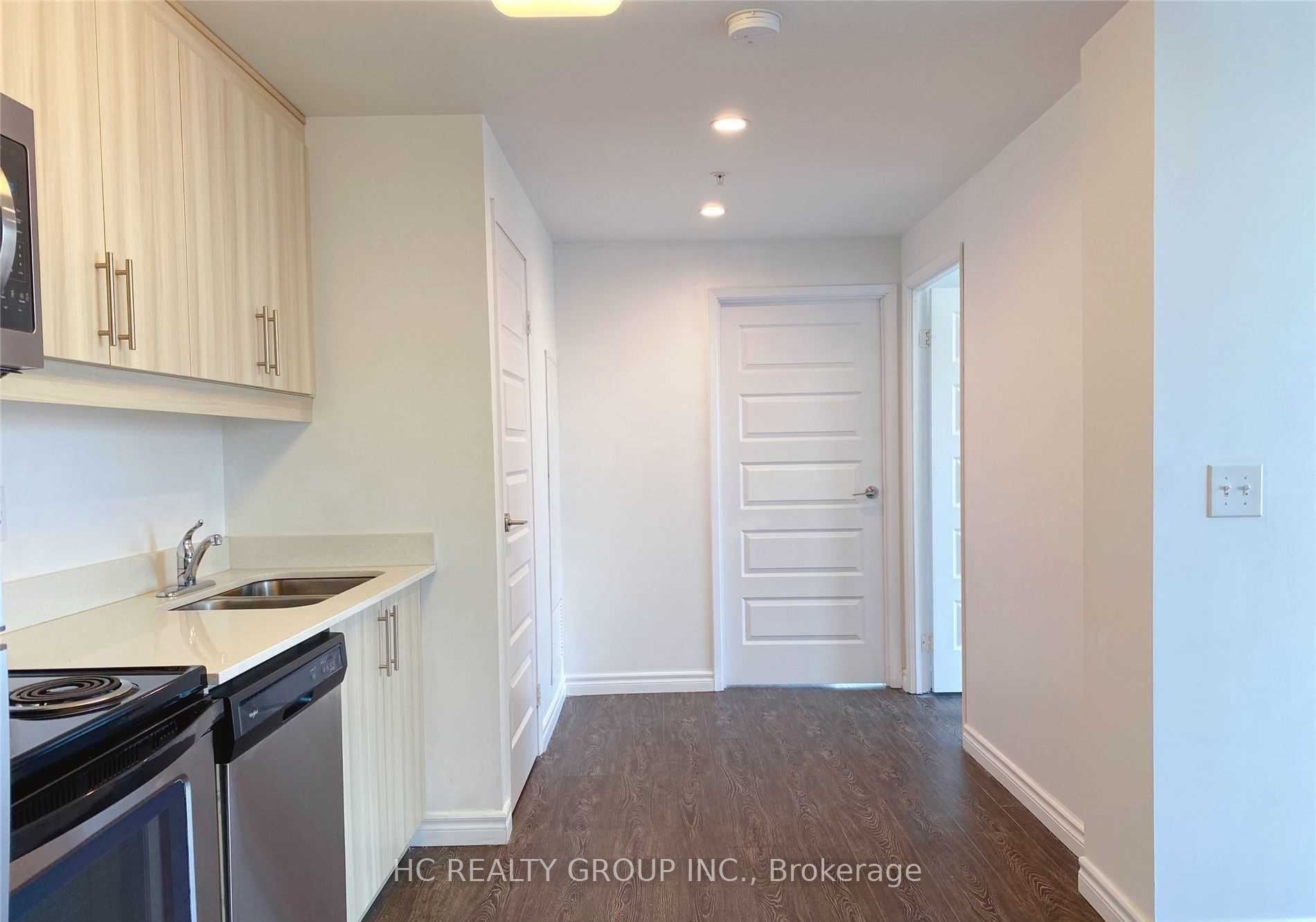 158 King Street N, #901