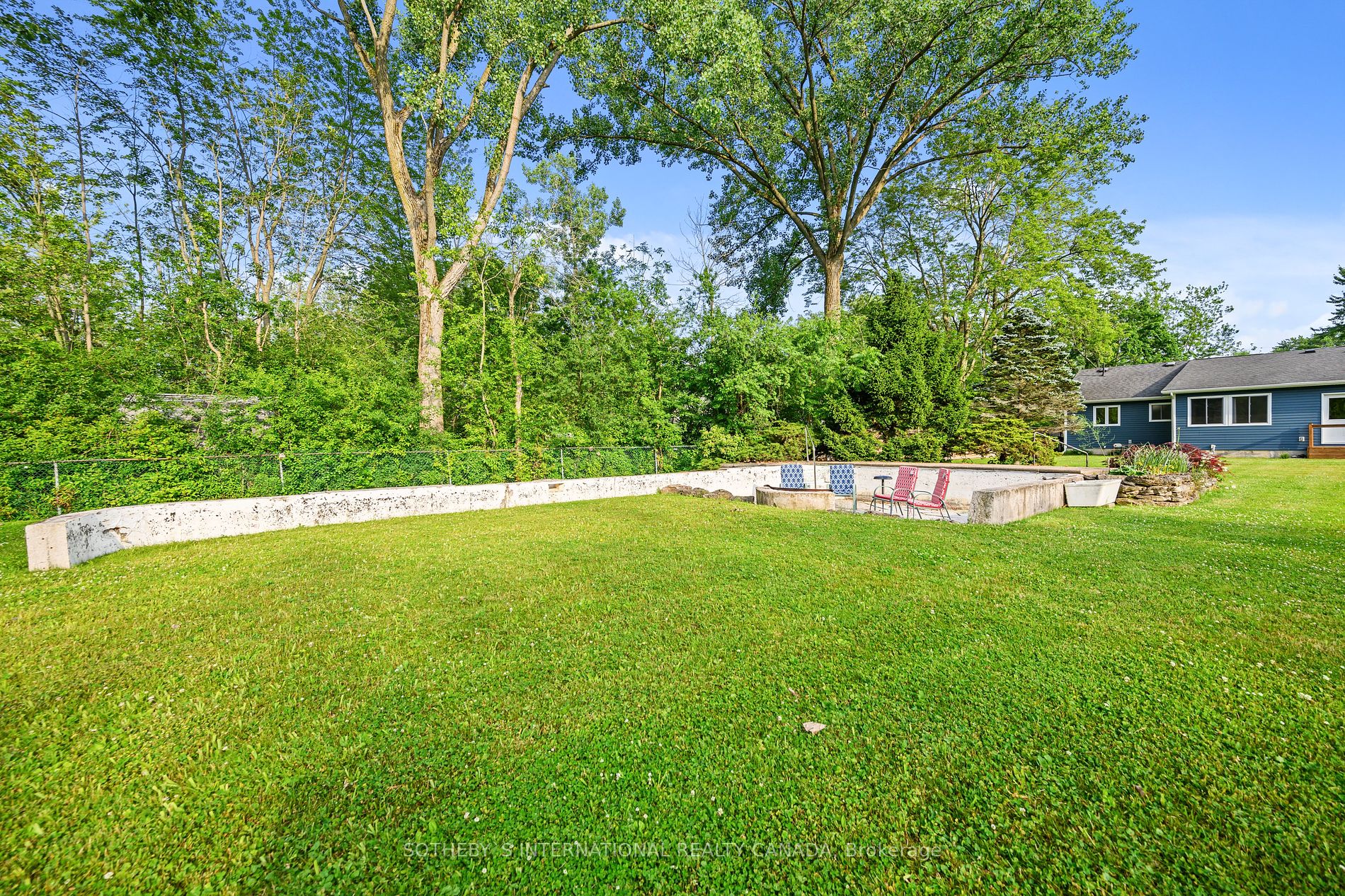 880 Edgemere Road