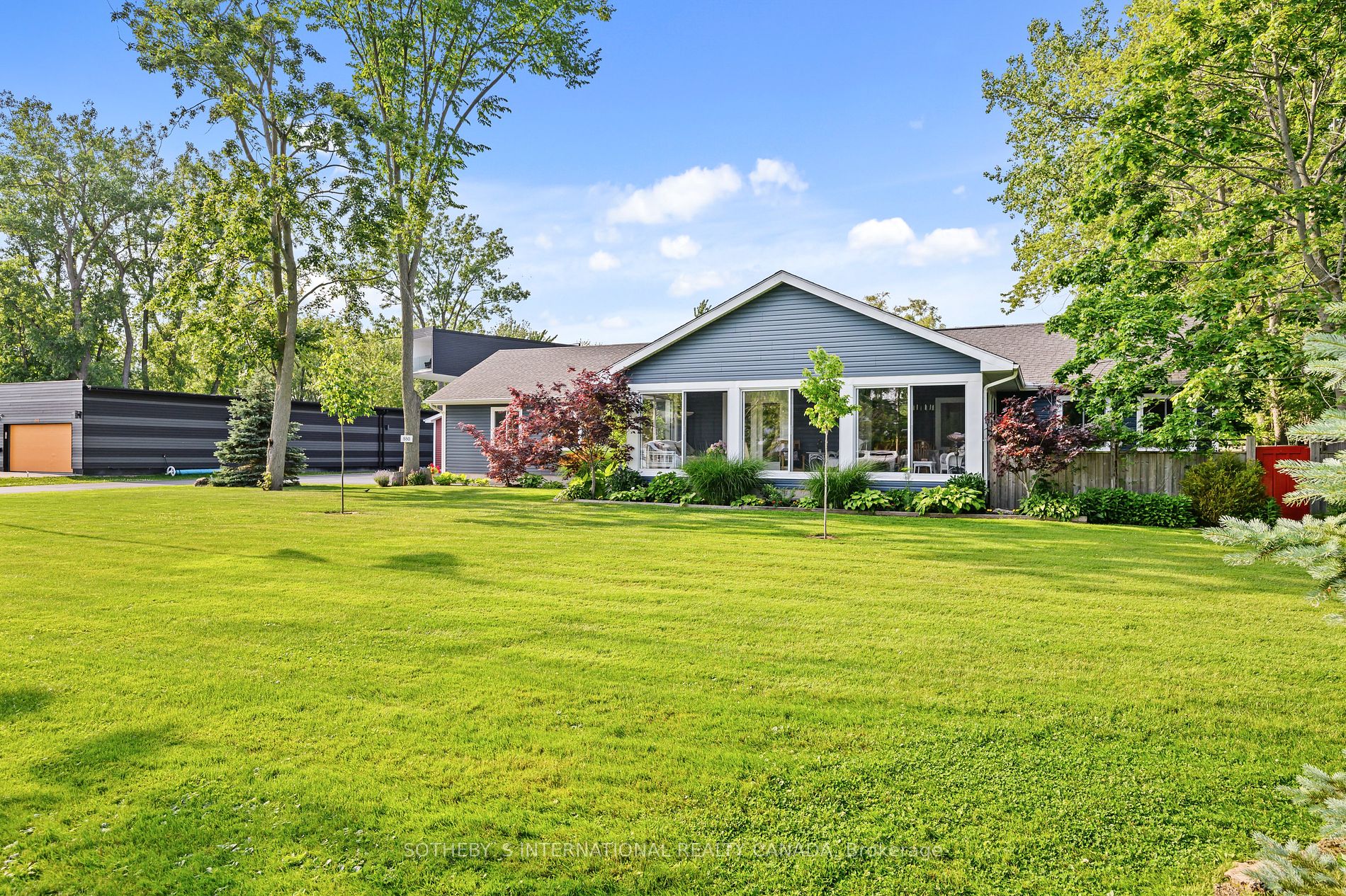 880 Edgemere Road