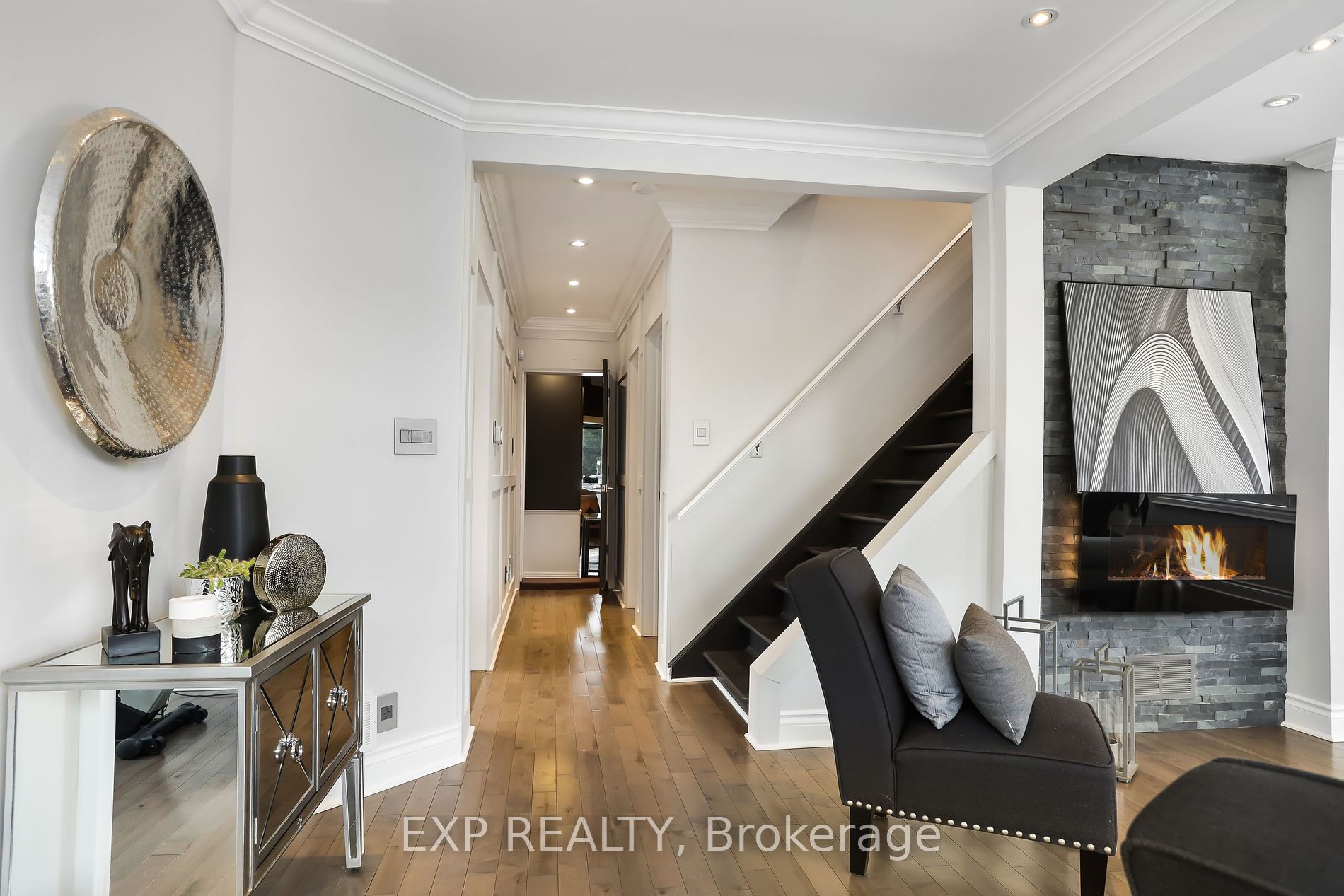 8 Warwick Rd