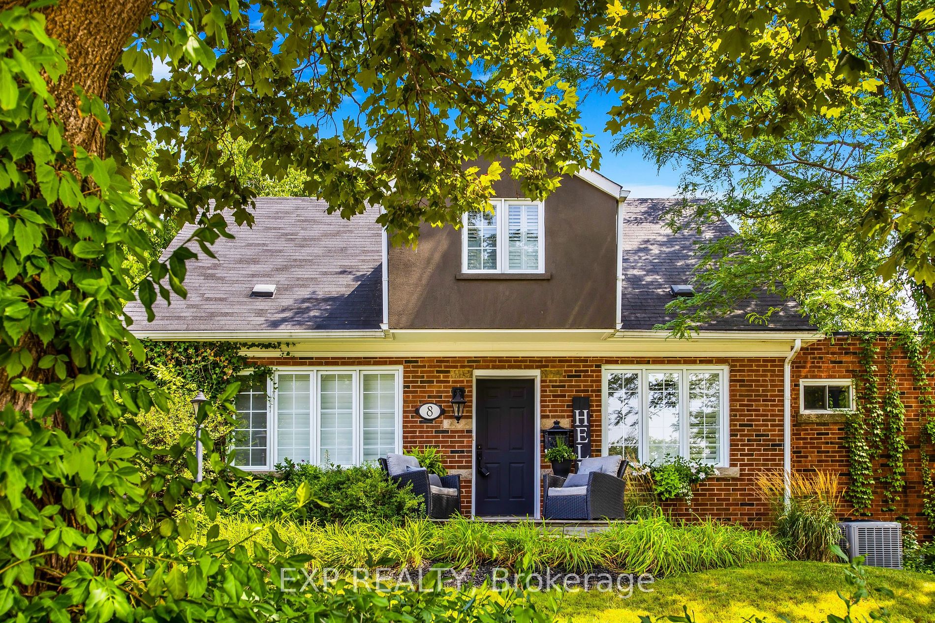 8 Warwick Rd