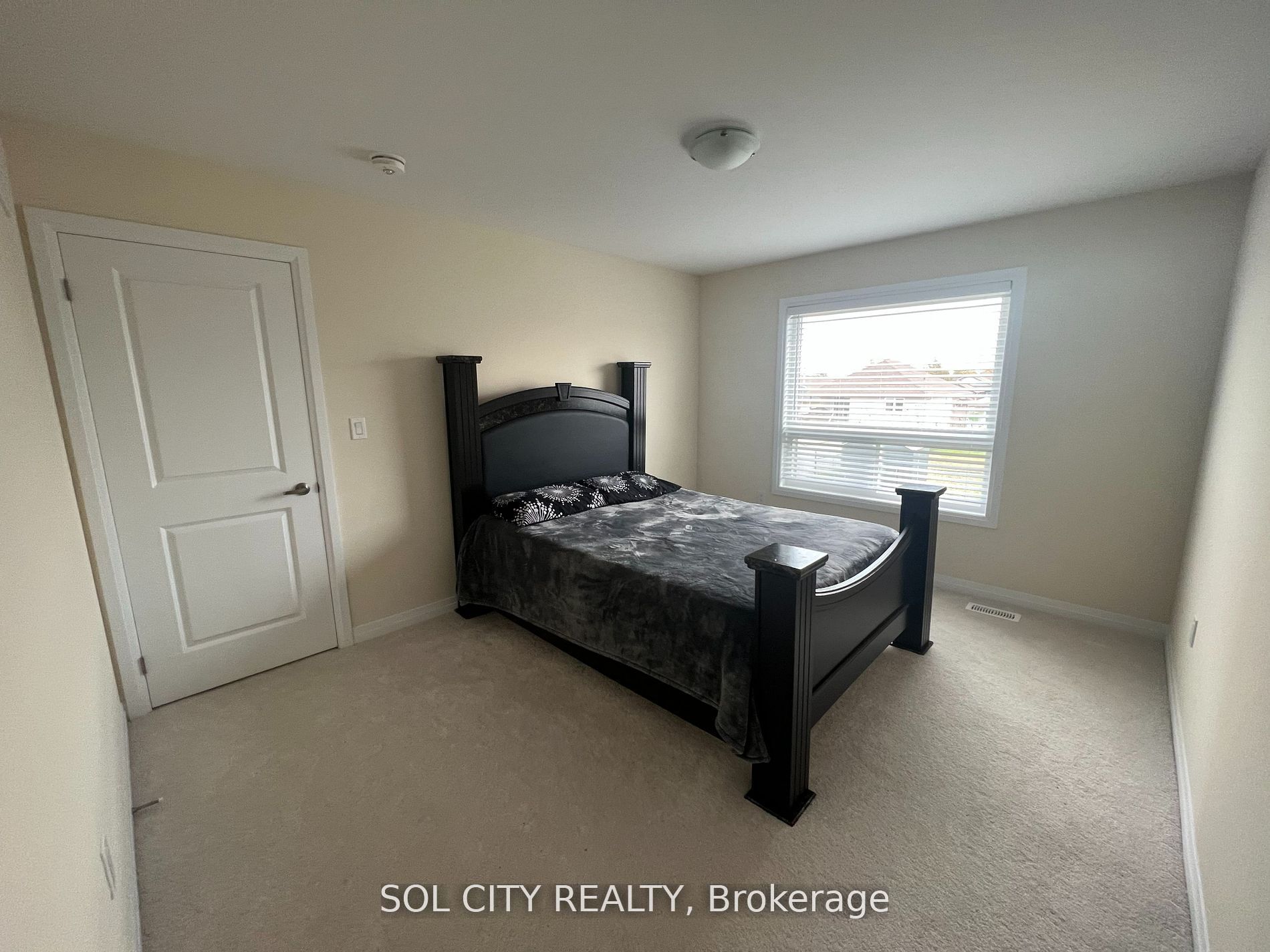 18 Carew Boulevard