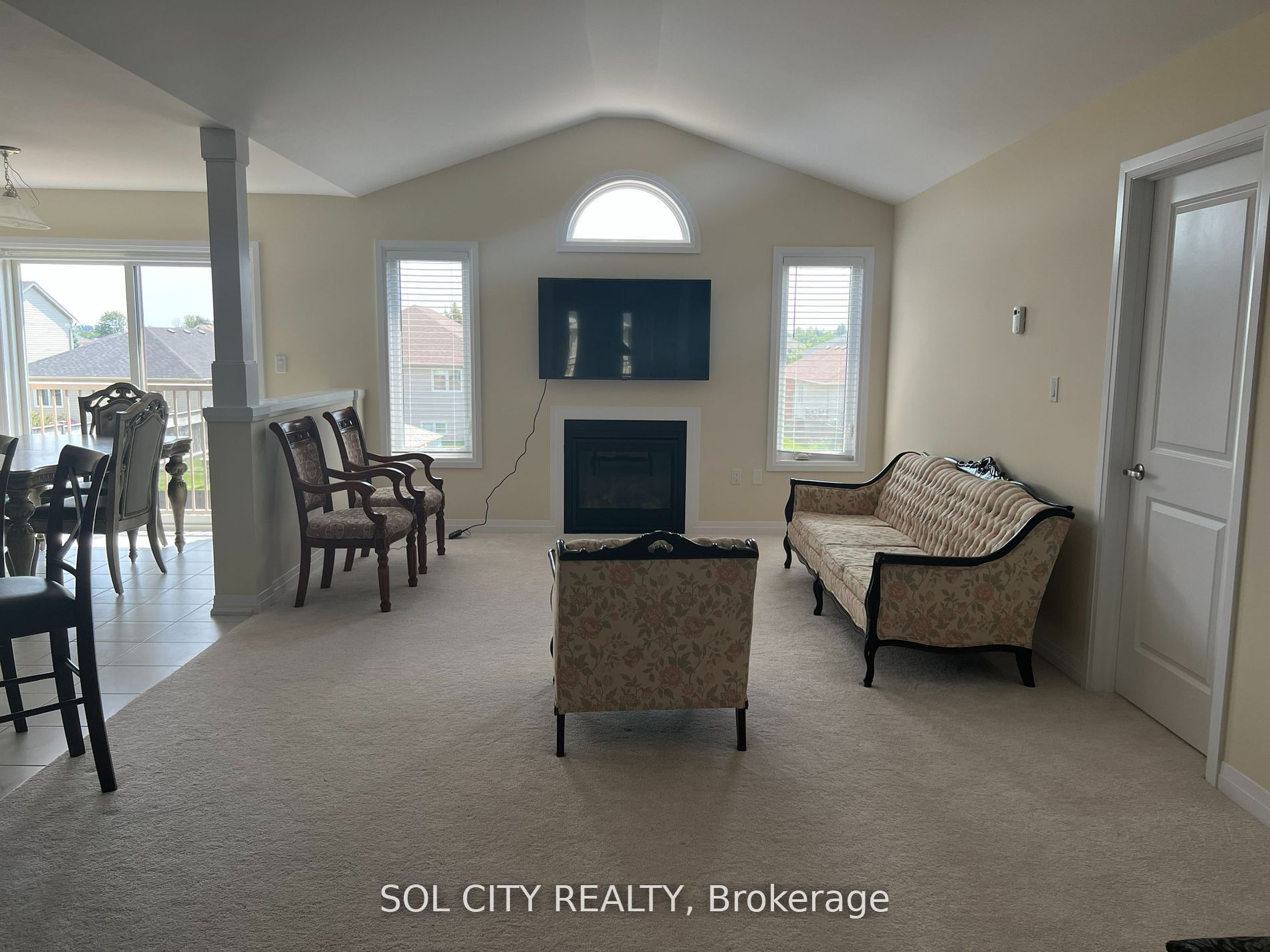18 Carew Boulevard