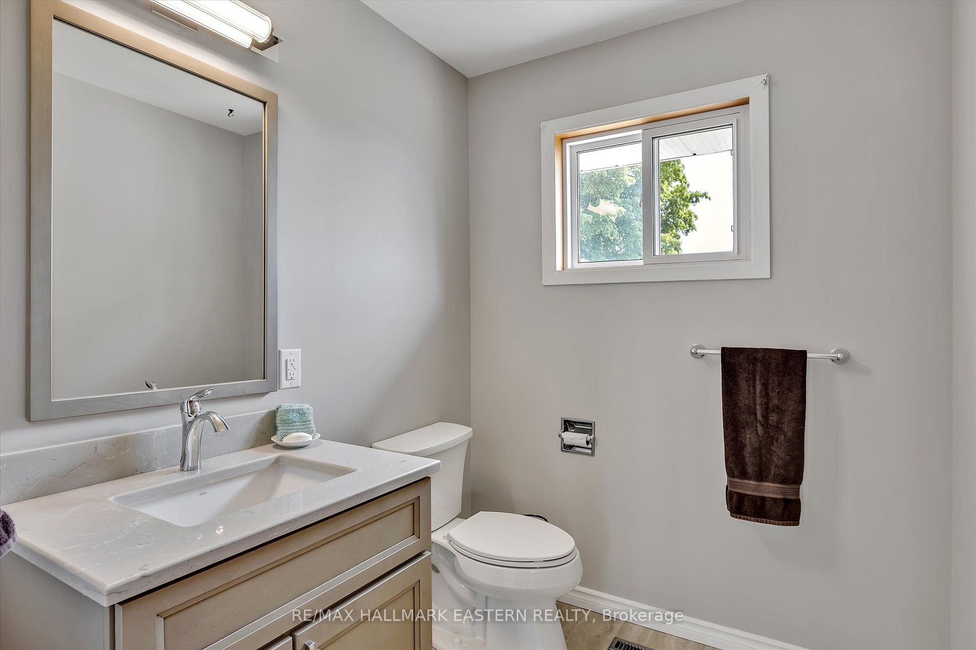 241 Queen St