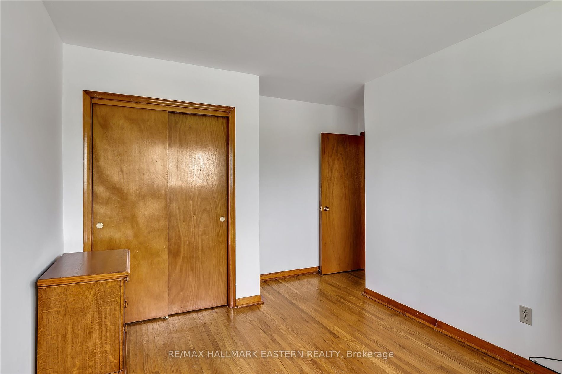 241 Queen St