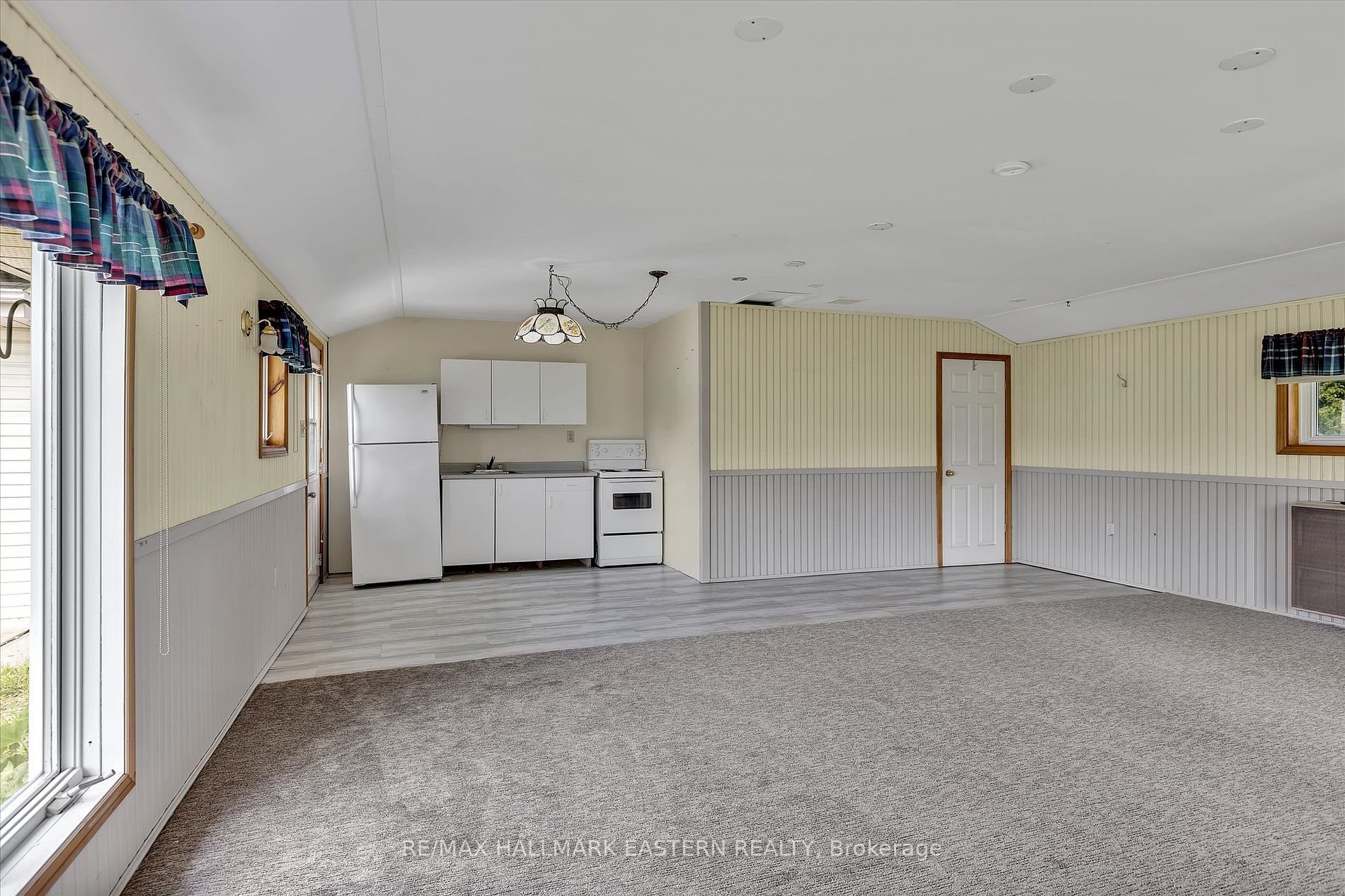 241 Queen St