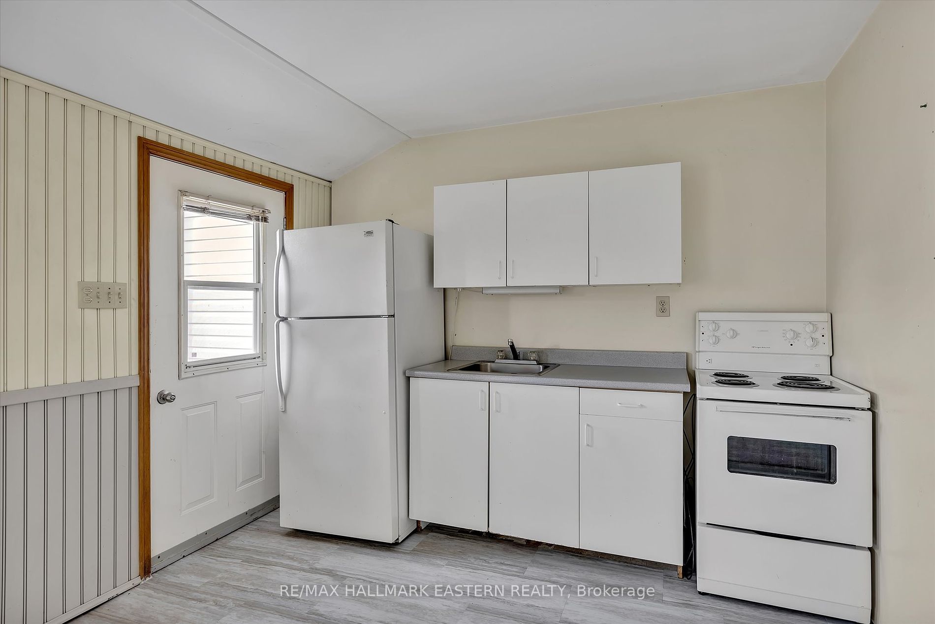 241 Queen St