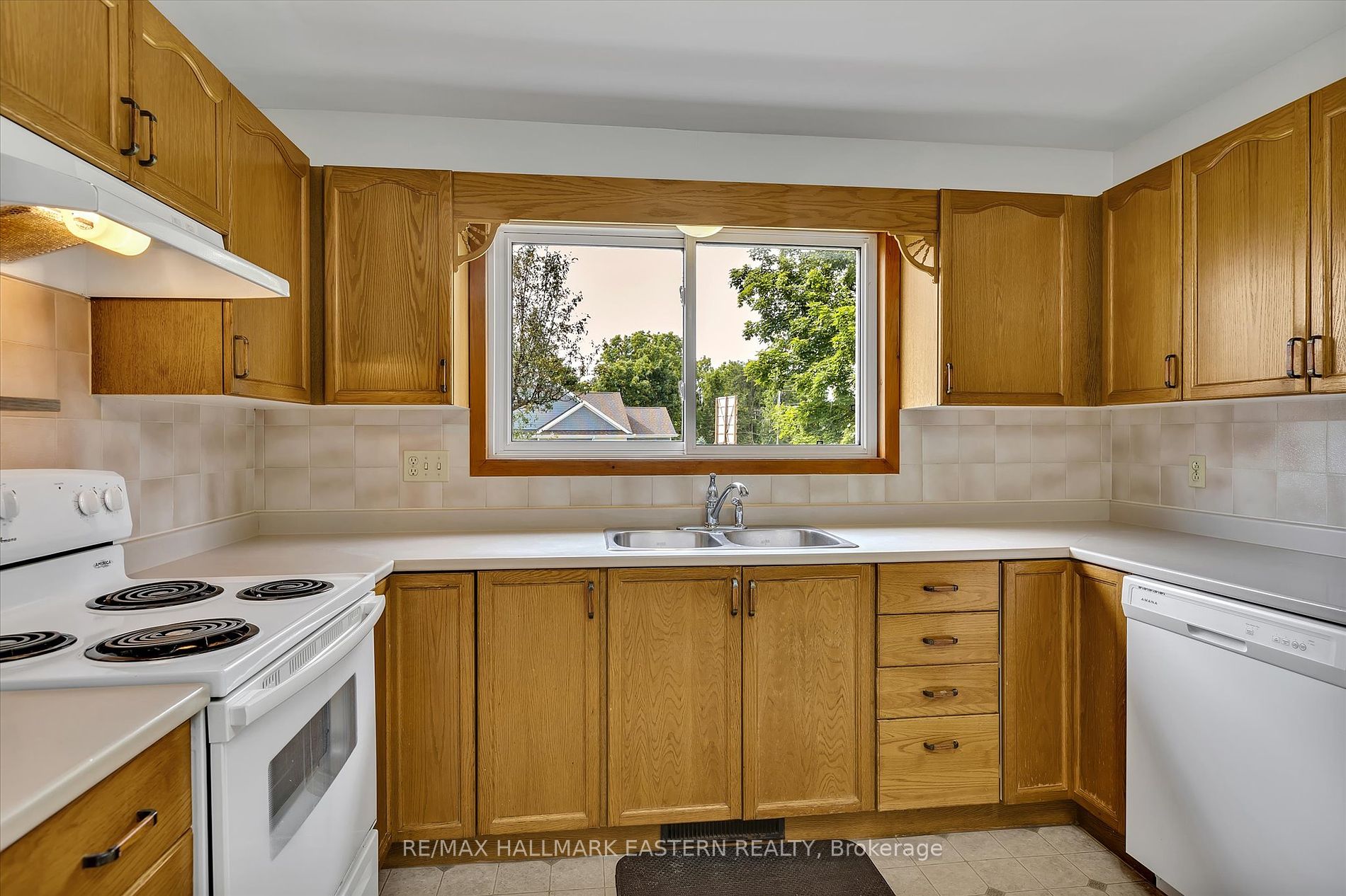 241 Queen St