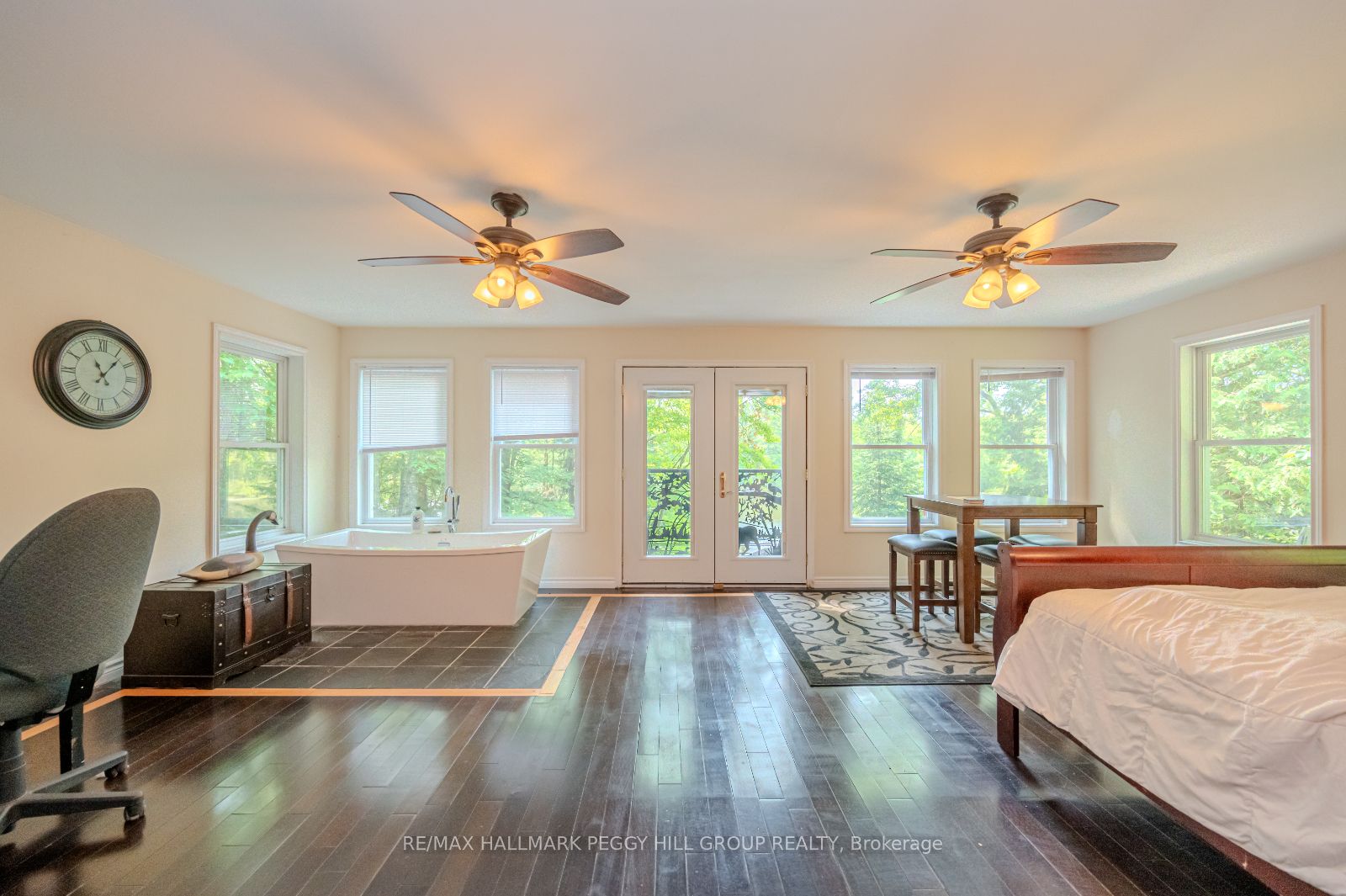 4 Clover Court