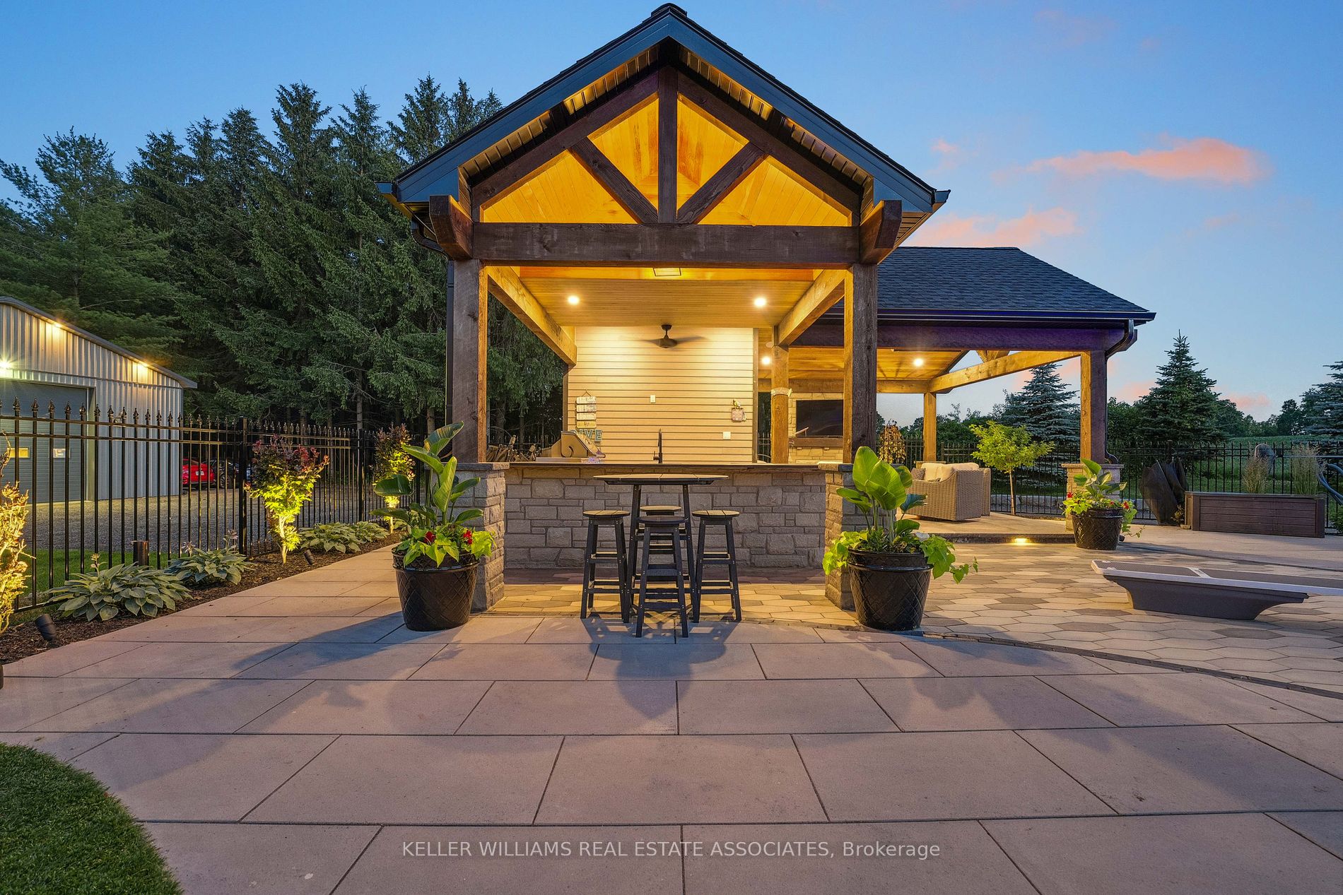 102 Concession 11 E