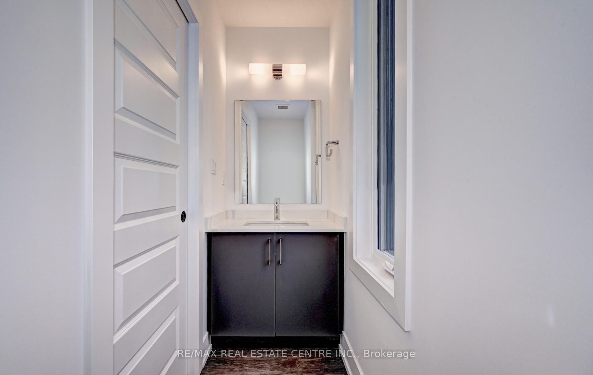 99 Roger St, #18