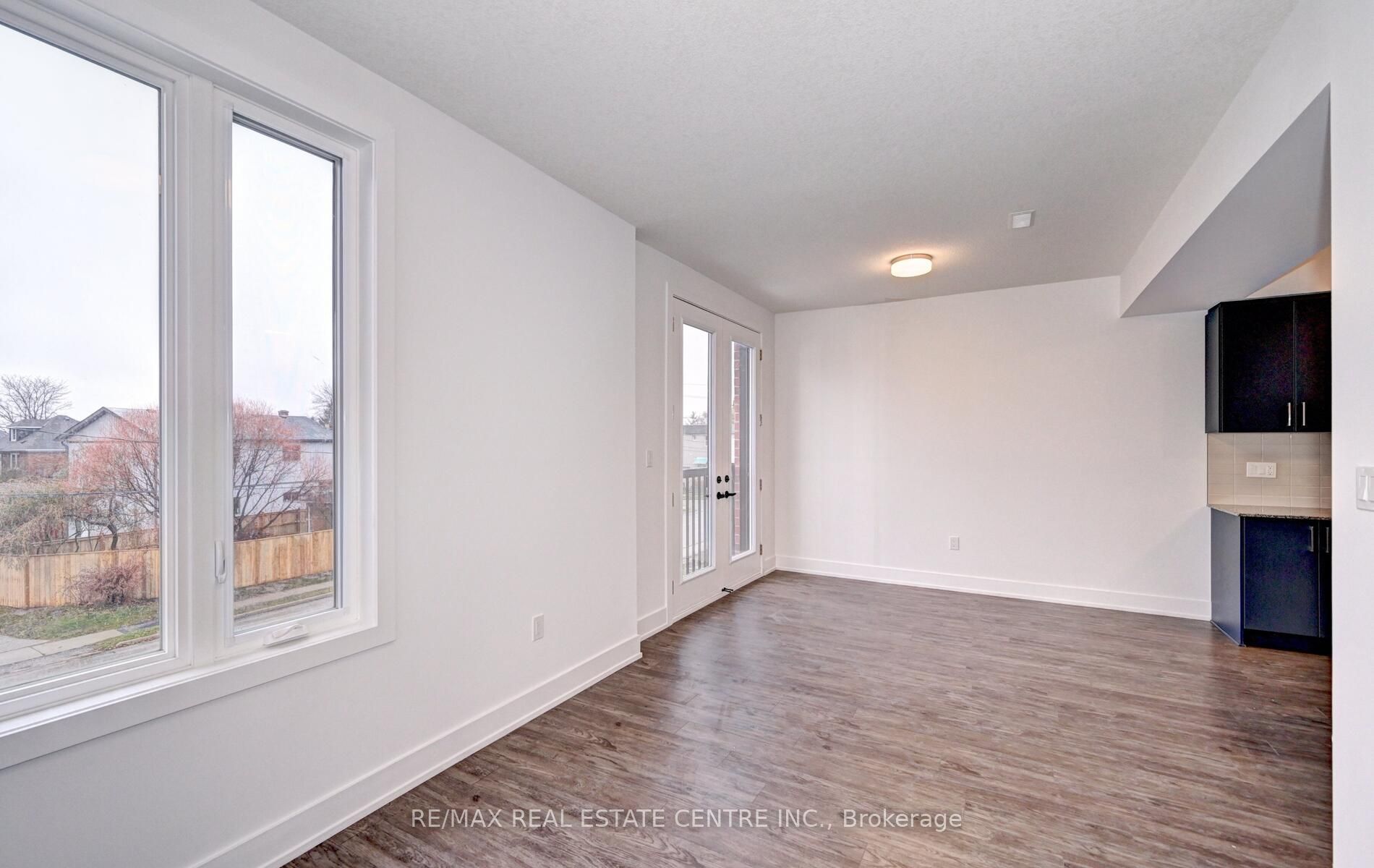 99 Roger St, #18