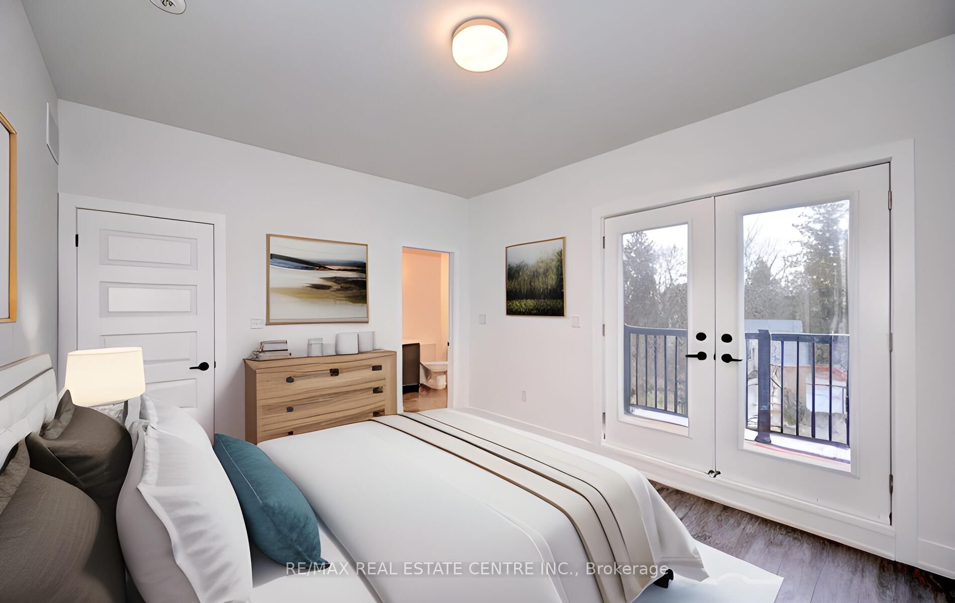 99 Roger St, #18