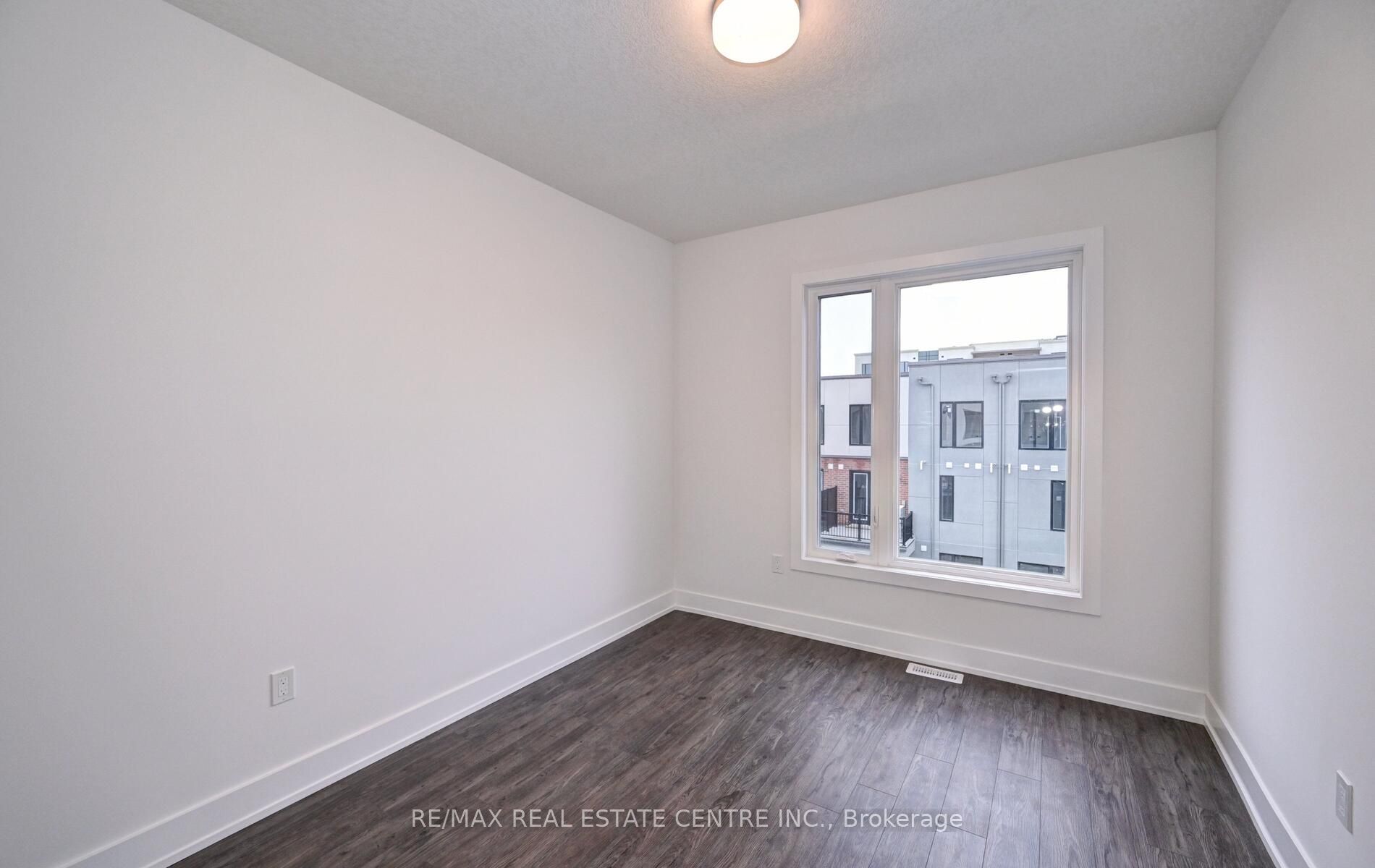 99 Roger St, #18