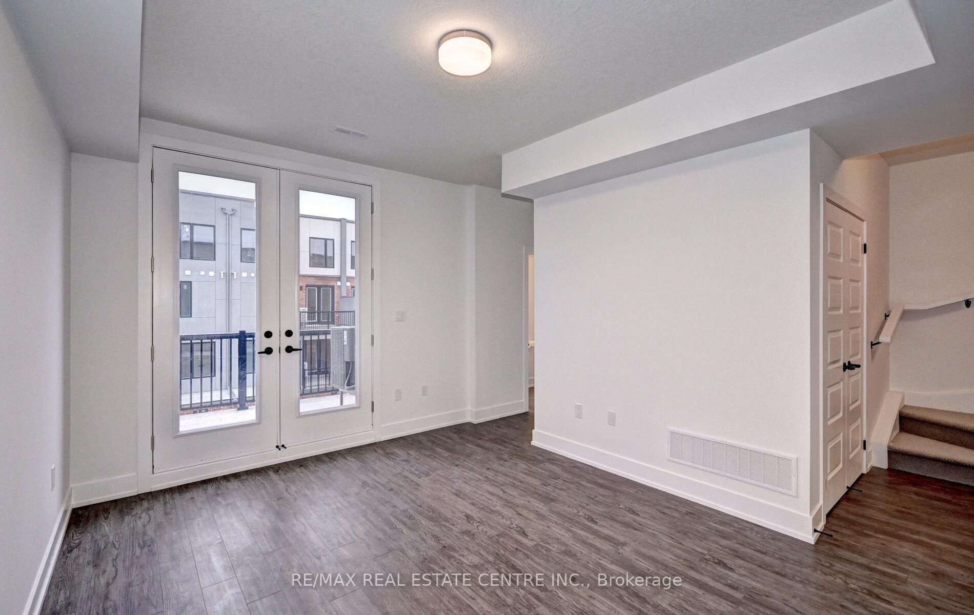 99 Roger St, #18