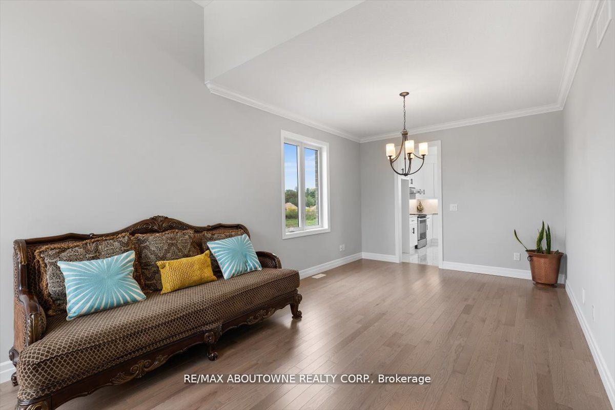 21 Sycamore Drive N