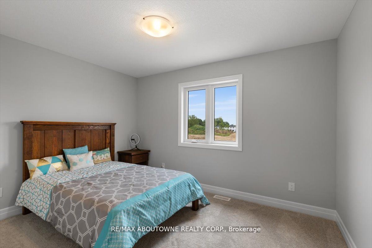 21 Sycamore Drive N