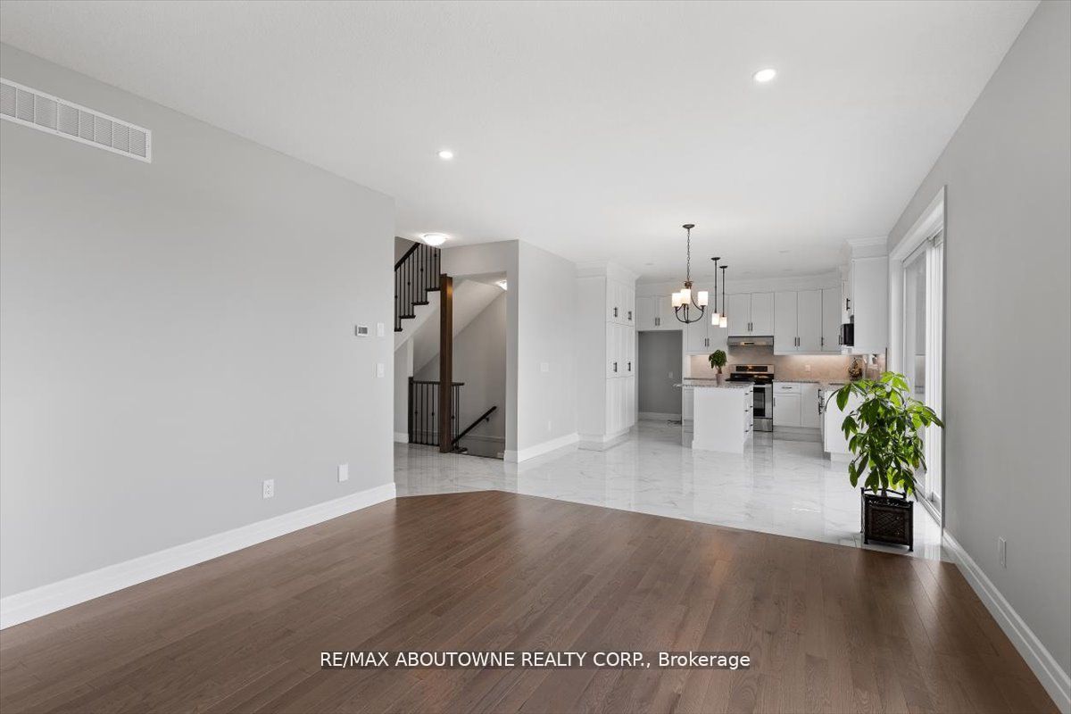21 Sycamore Drive N