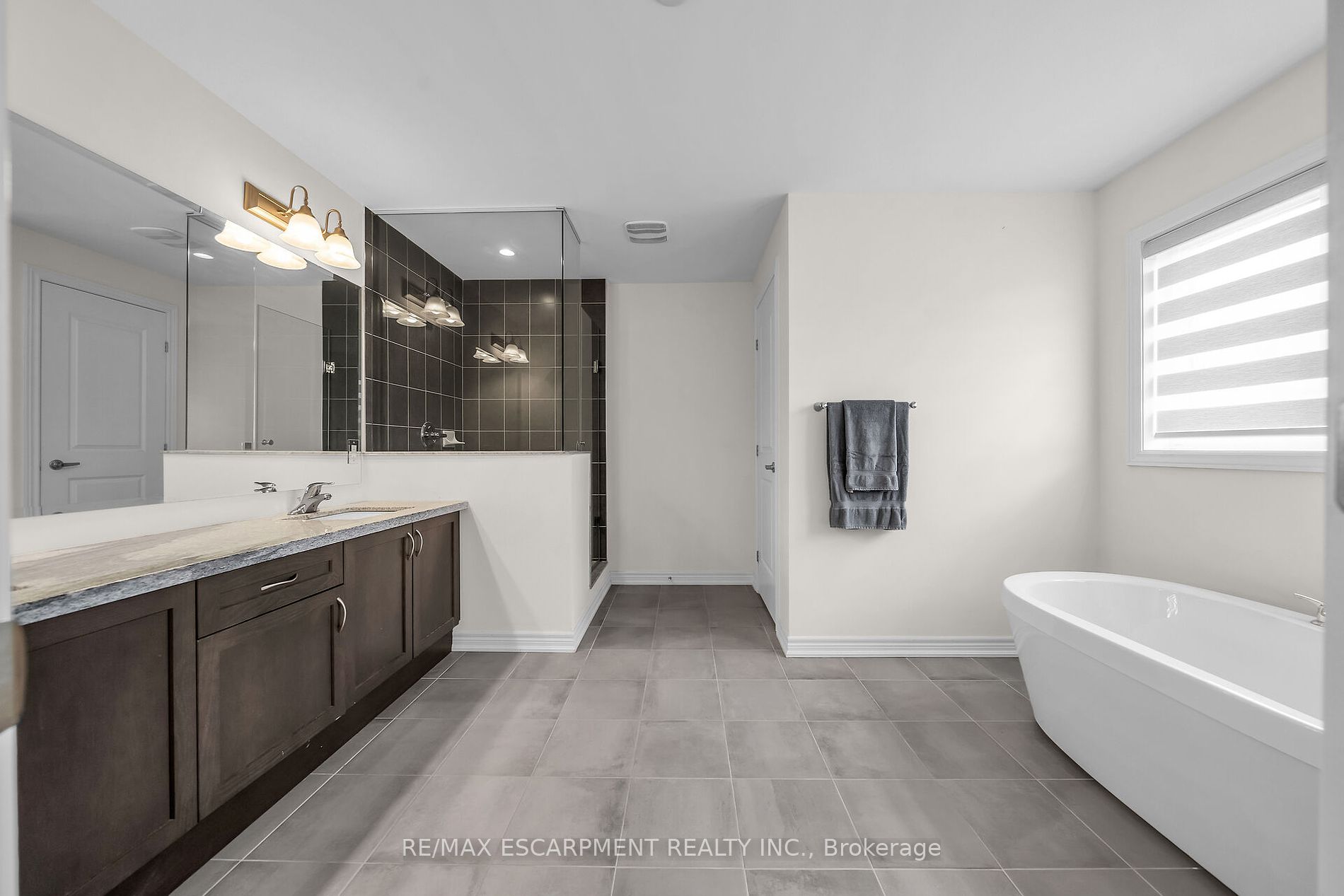 59 Findlay Dr