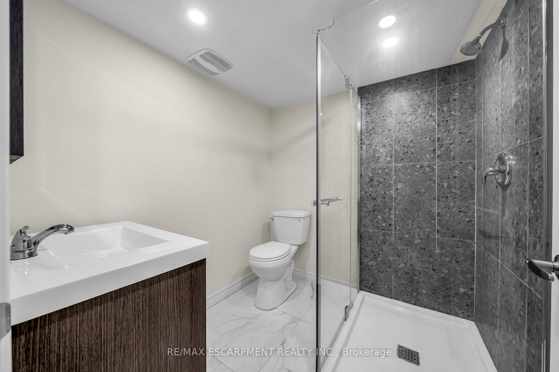 59 Findlay Dr