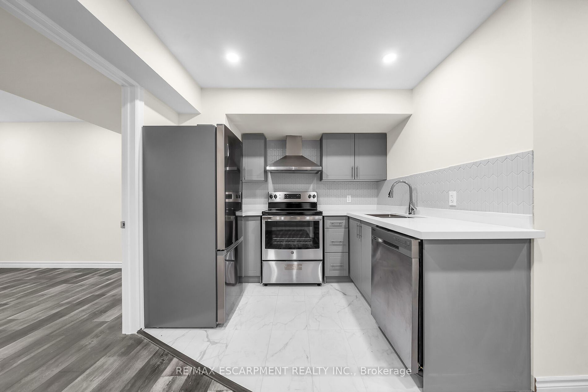 59 Findlay Dr