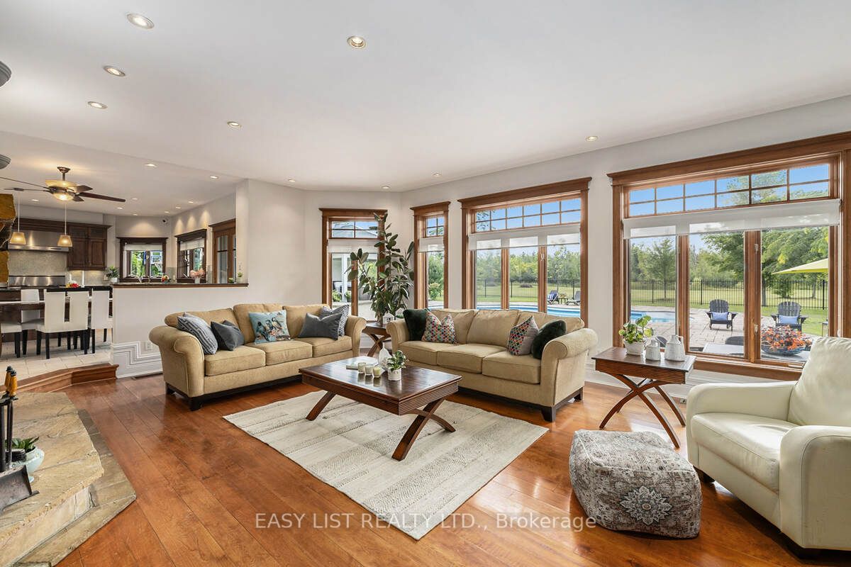 2465 Sixth Line Road
