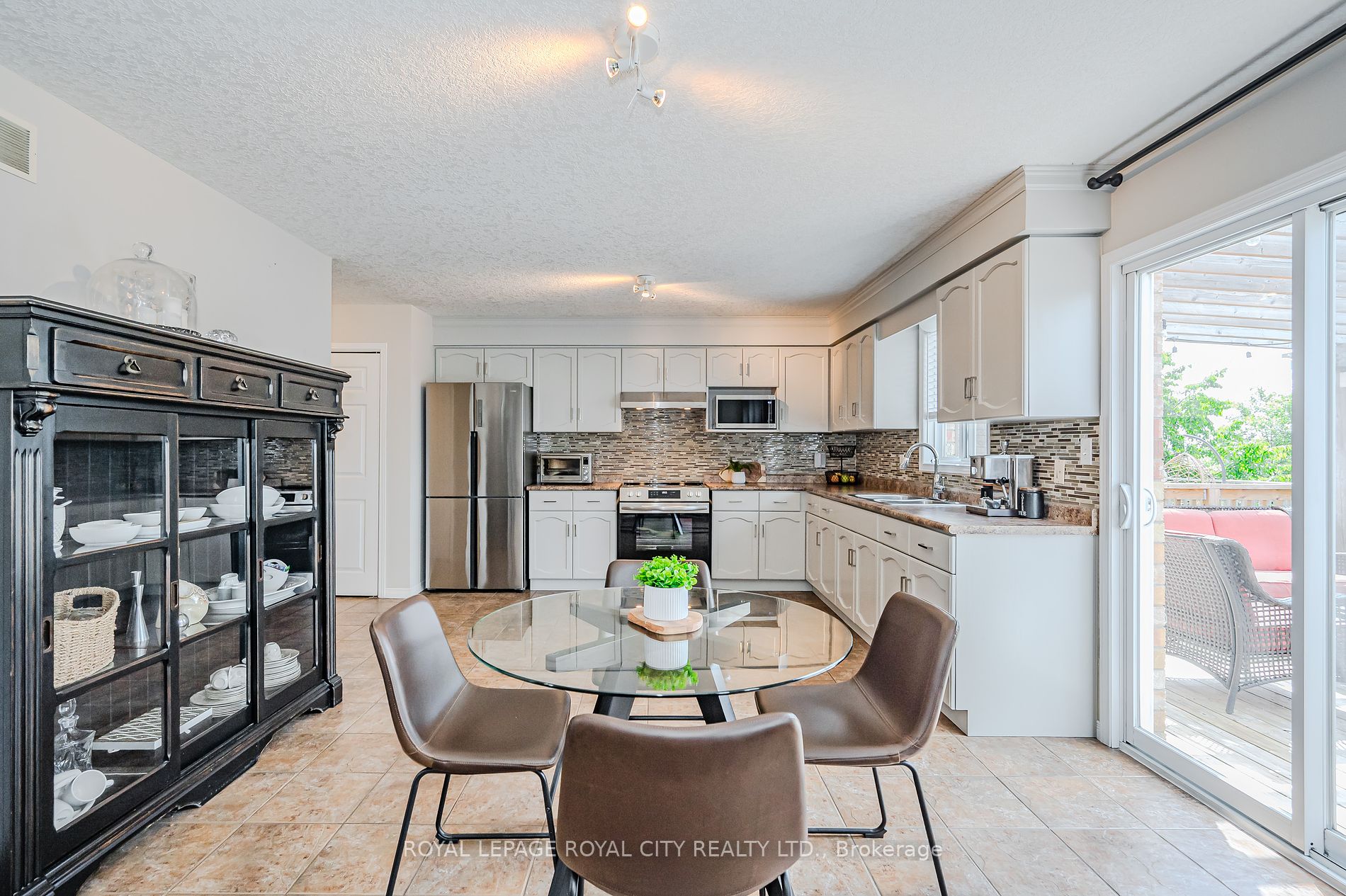 173 Clair Rd W