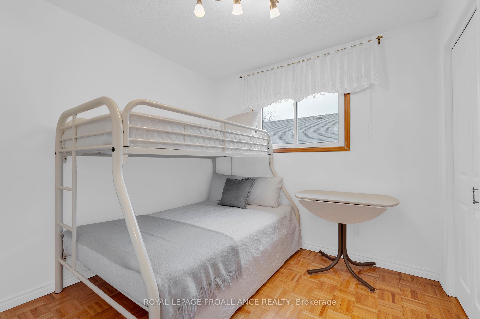 4 Bogart Crescent