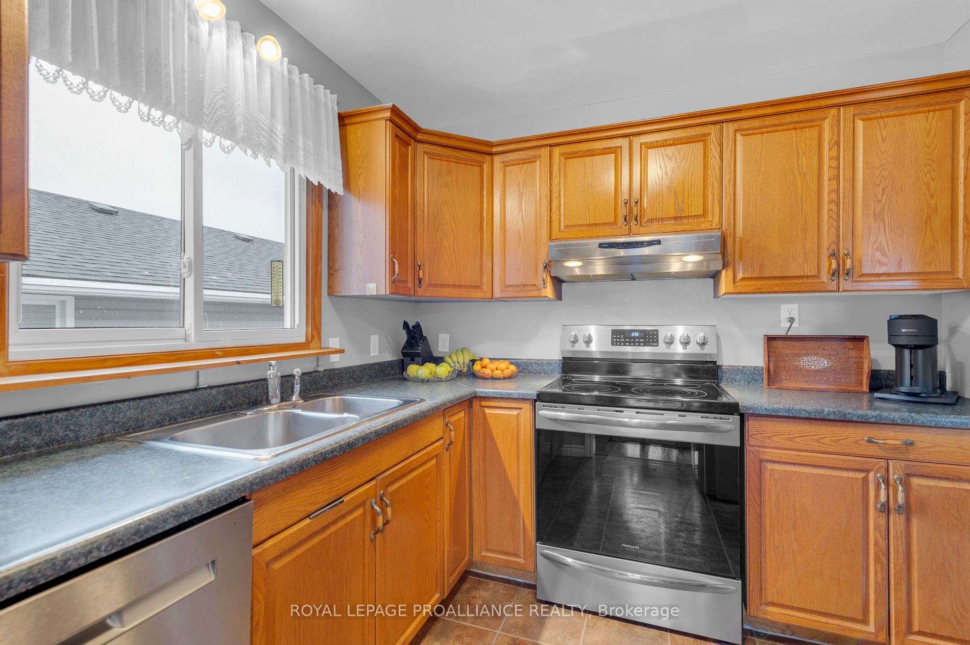 4 Bogart Crescent