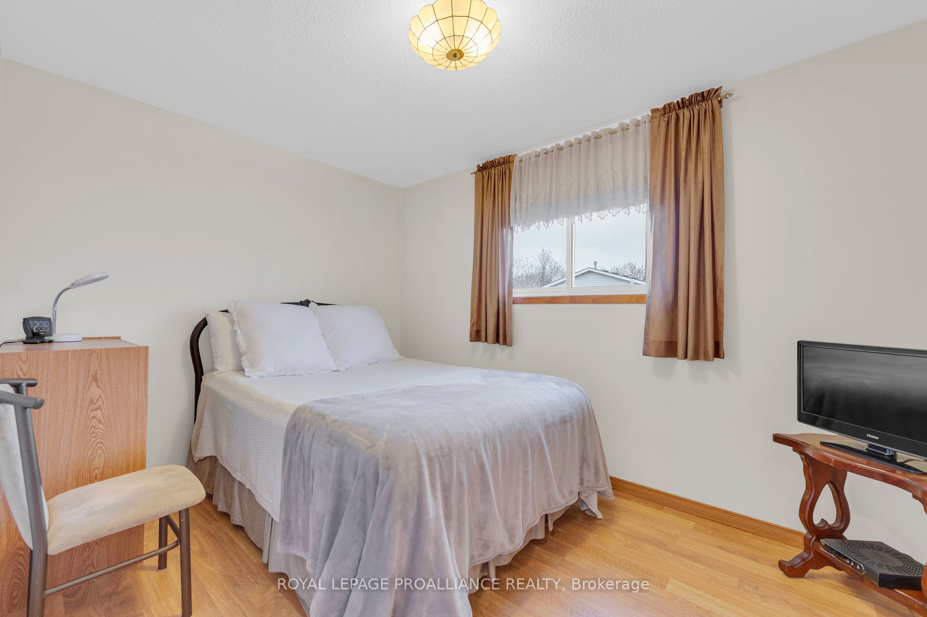 4 Bogart Crescent