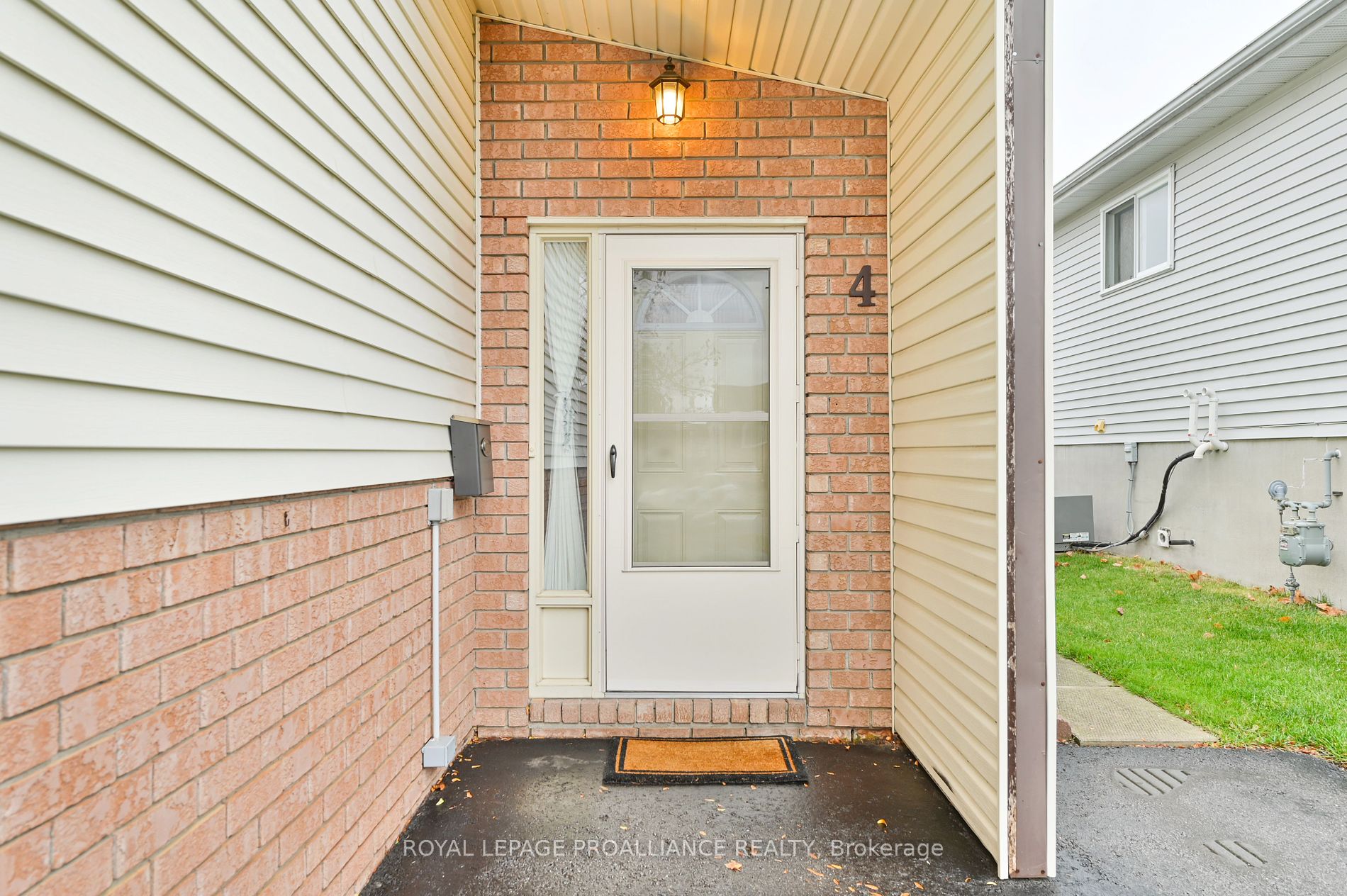 4 Bogart Crescent