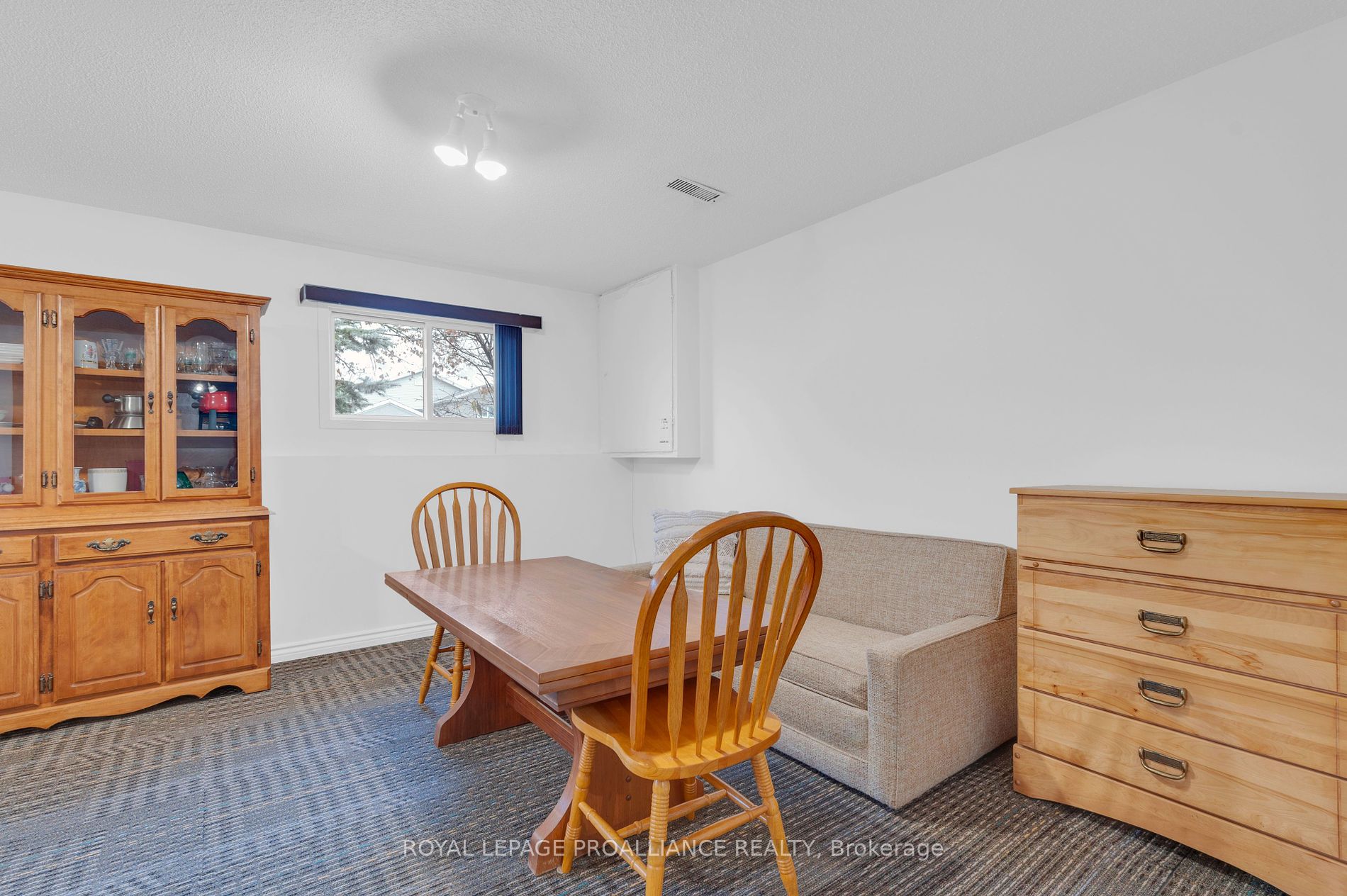 4 Bogart Crescent