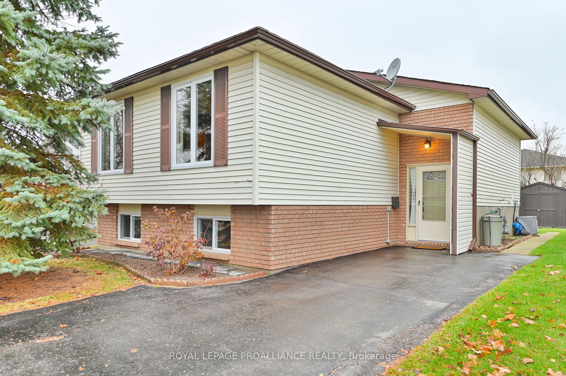 4 Bogart Crescent